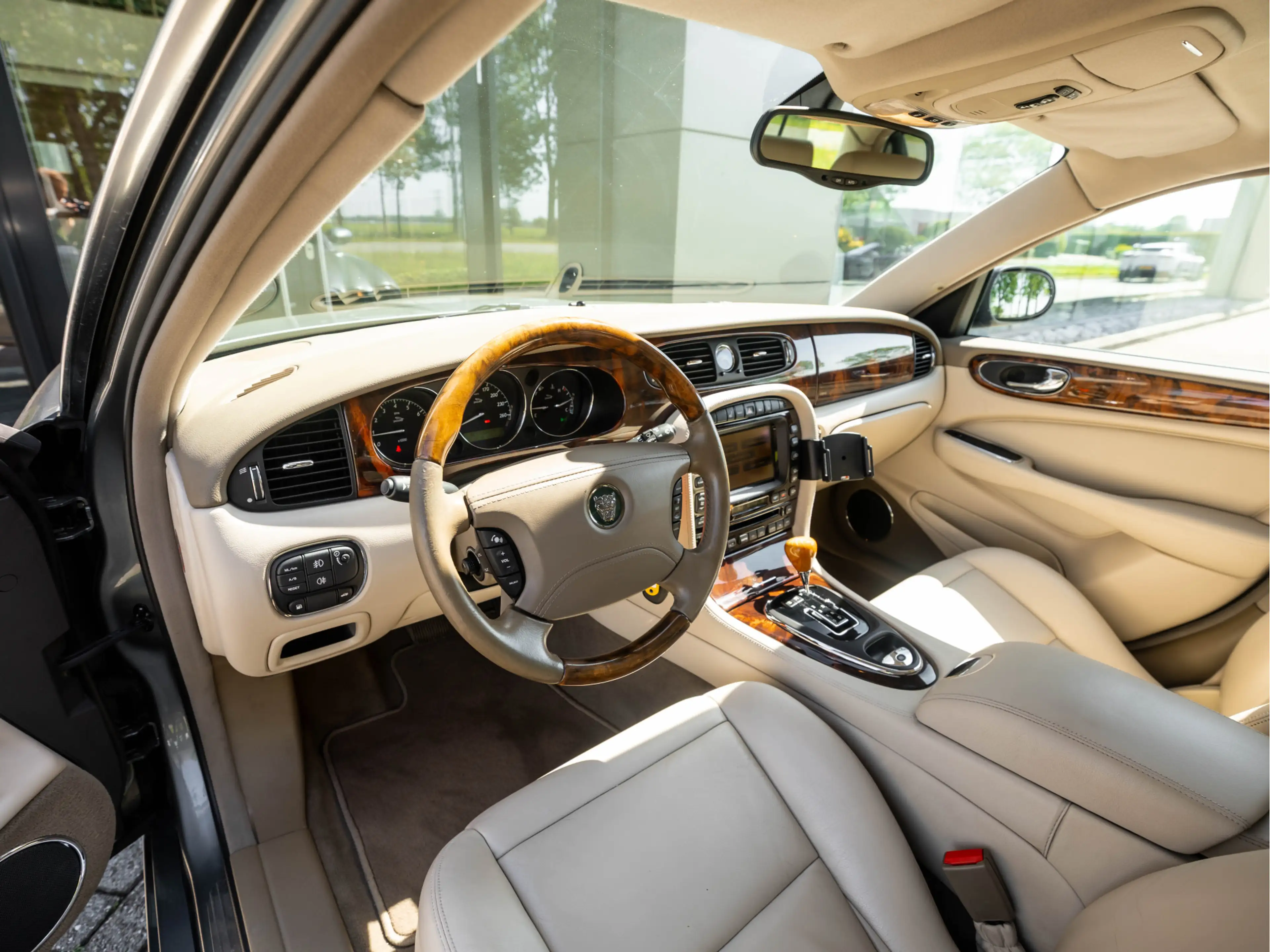 Jaguar XJ 3.0 V6 | Origineel Nederlands geleverd | Kloppende — photo 6