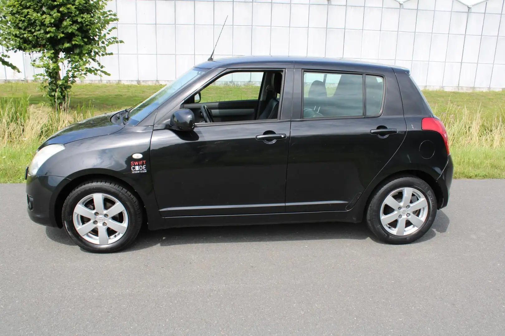 Suzuki Swift 1.3 Comfort 5 Drs met Leder en Airco Zwart - 2