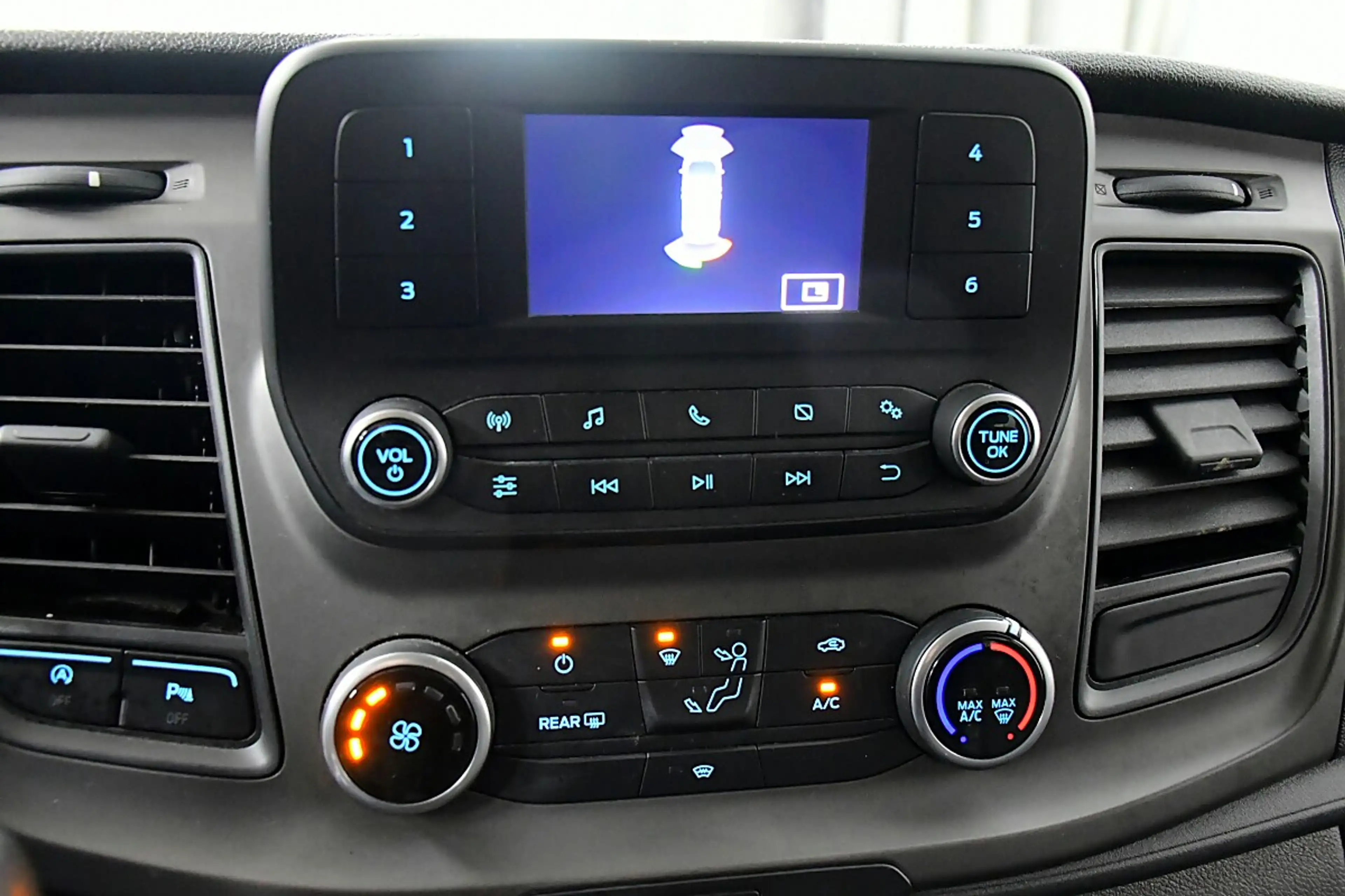 Ford Transit Custom Variobus 2,0 TDCI L2H2 340 Trend — photo 10