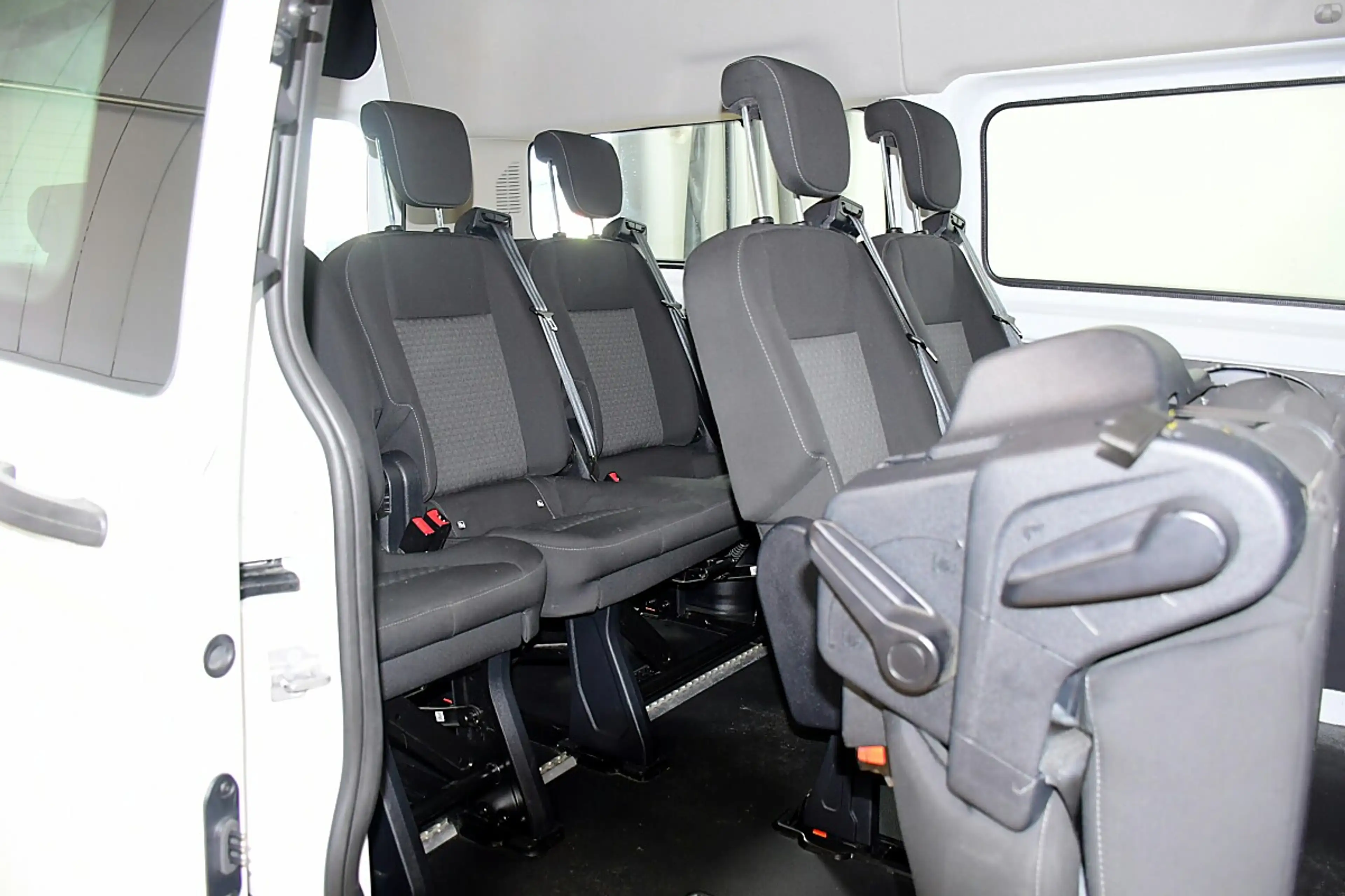 Ford Transit Custom Variobus 2,0 TDCI L2H2 340 Trend — photo 7