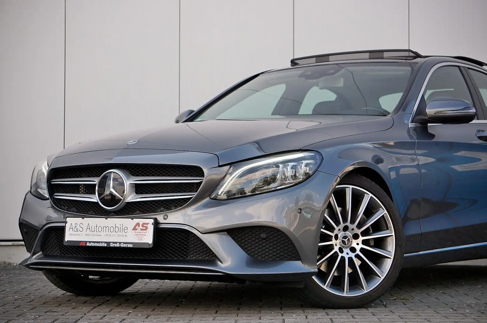 Mercedes-Benz C 300 Lim *UNFALLFREI *TOP AUSSTATTUNG *FACELIFT Grau - 1