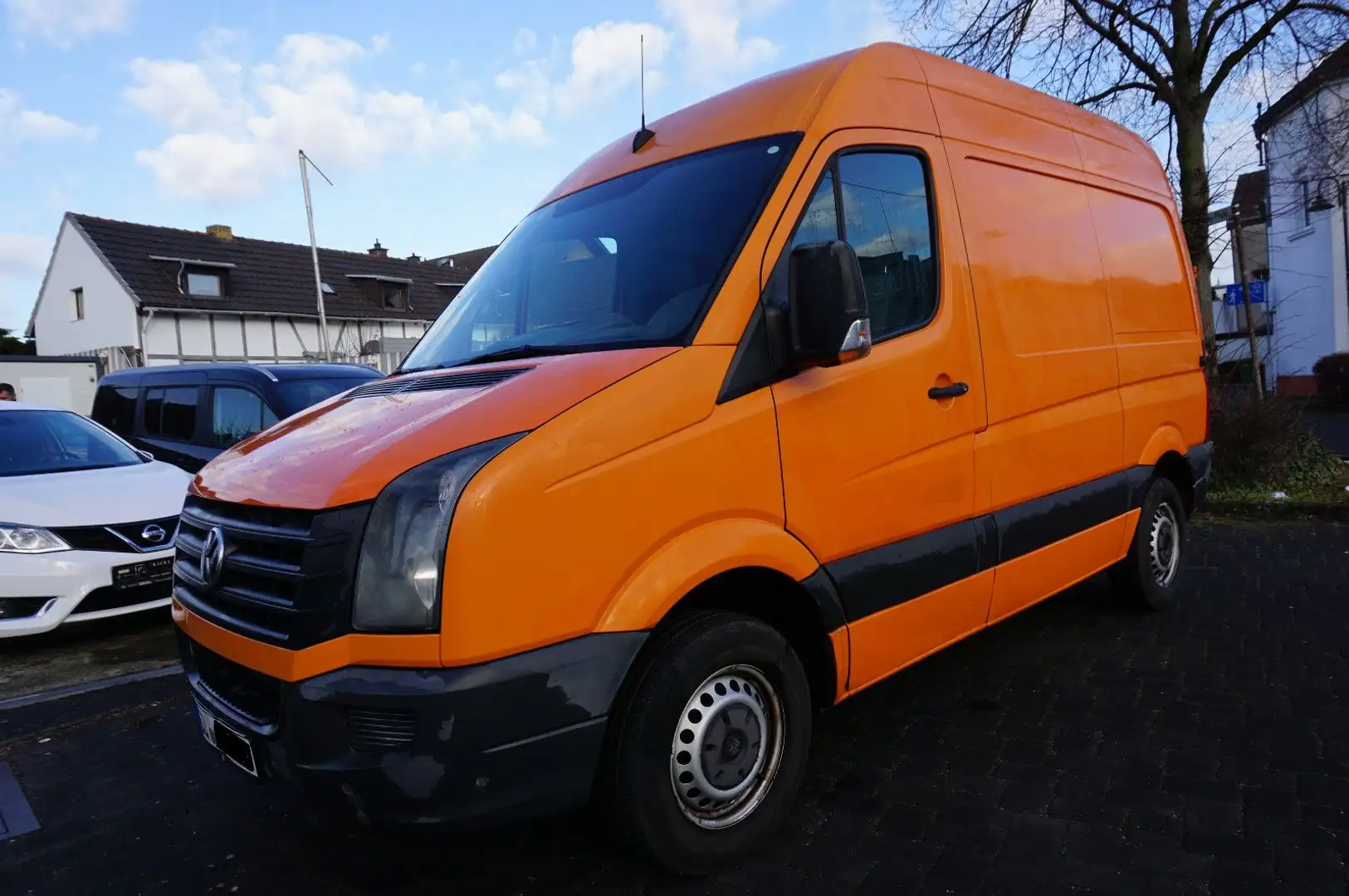 Volkswagen Crafter Kasten 30 kurz L1H2 Hochdach 2-Hand TÜV Orange - 1