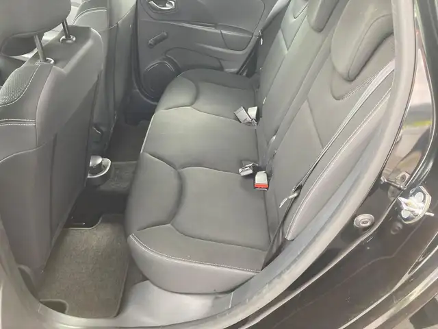 Renault Clio view 11