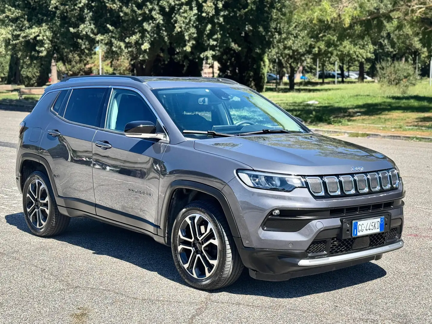 Jeep Compass LIMITED 2wd 130cv RESTYLING -TUA SENZA VINCOLI- Gris - 2