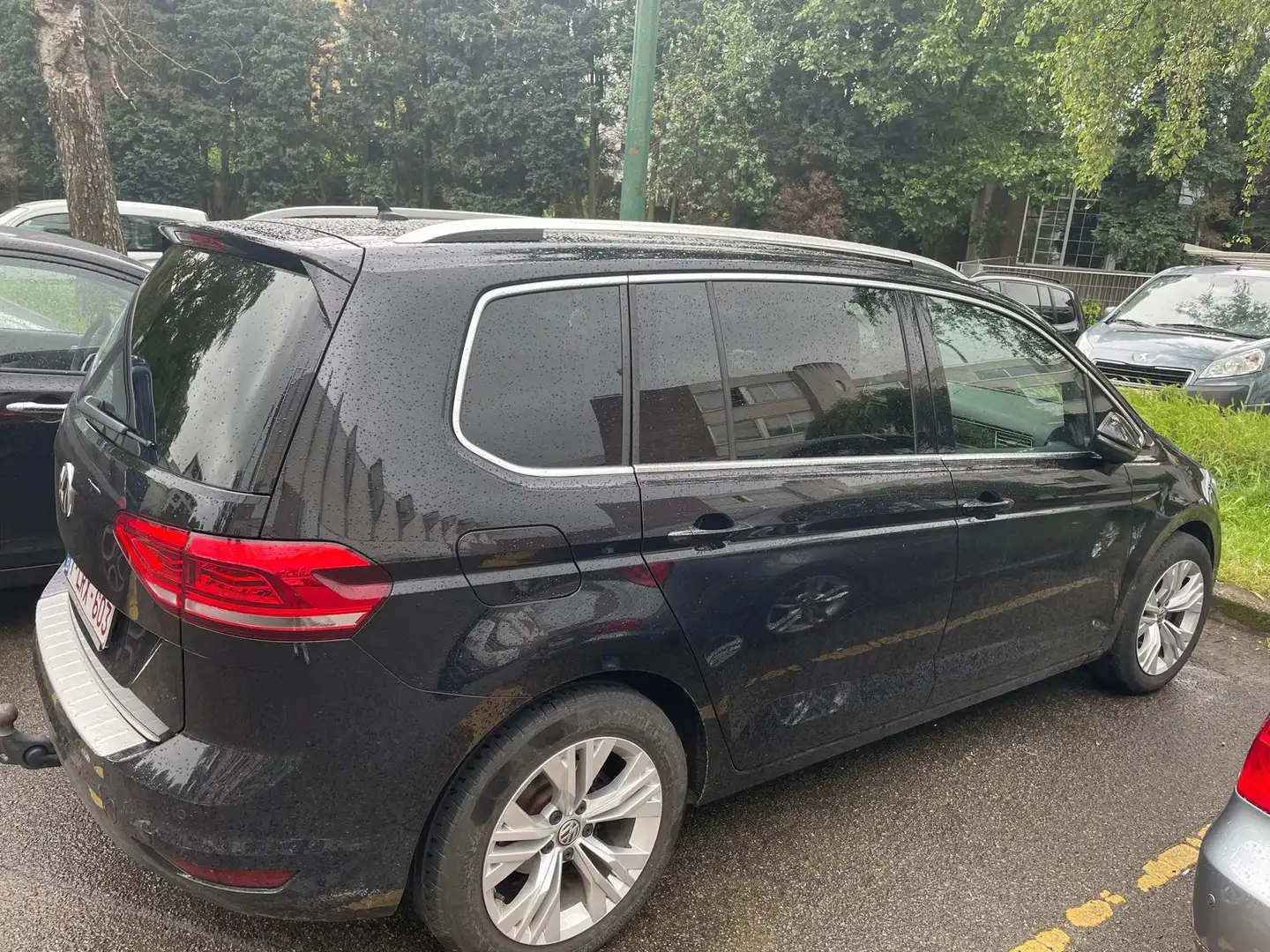 Volkswagen Touran Touran 1.6 TDi SCR Highline DSG Noir - 1
