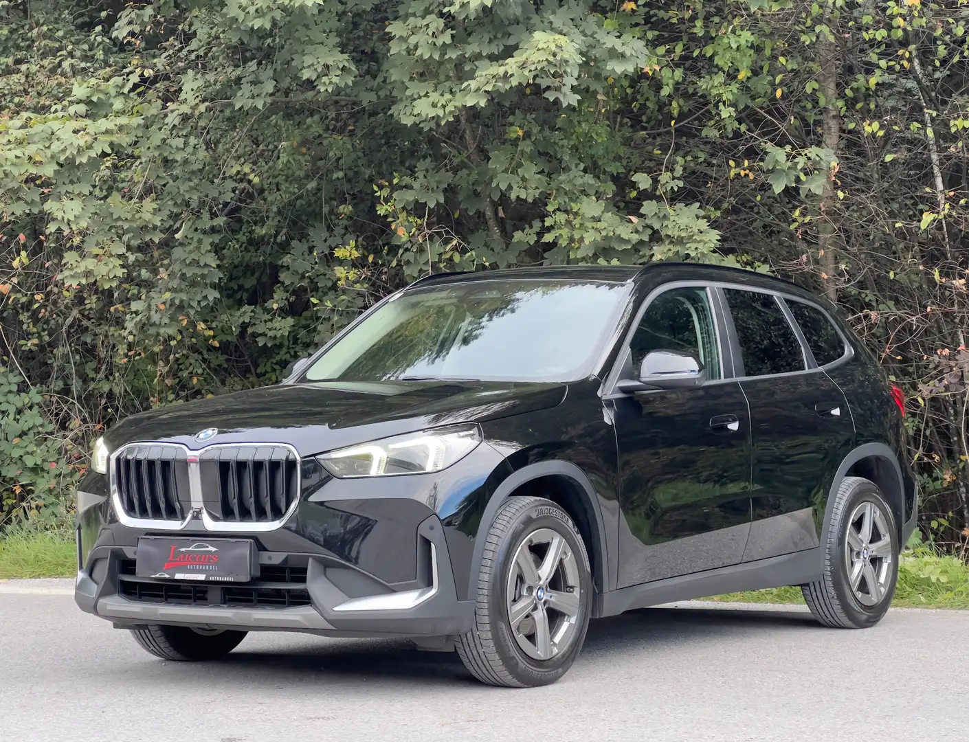 BMW X1 18 d Aut. ACC*SHADOW LINE*HEAD-UP*LED*NAVI*1 HAND* Schwarz - 1