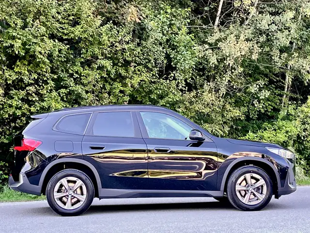 BMW X1 view 3