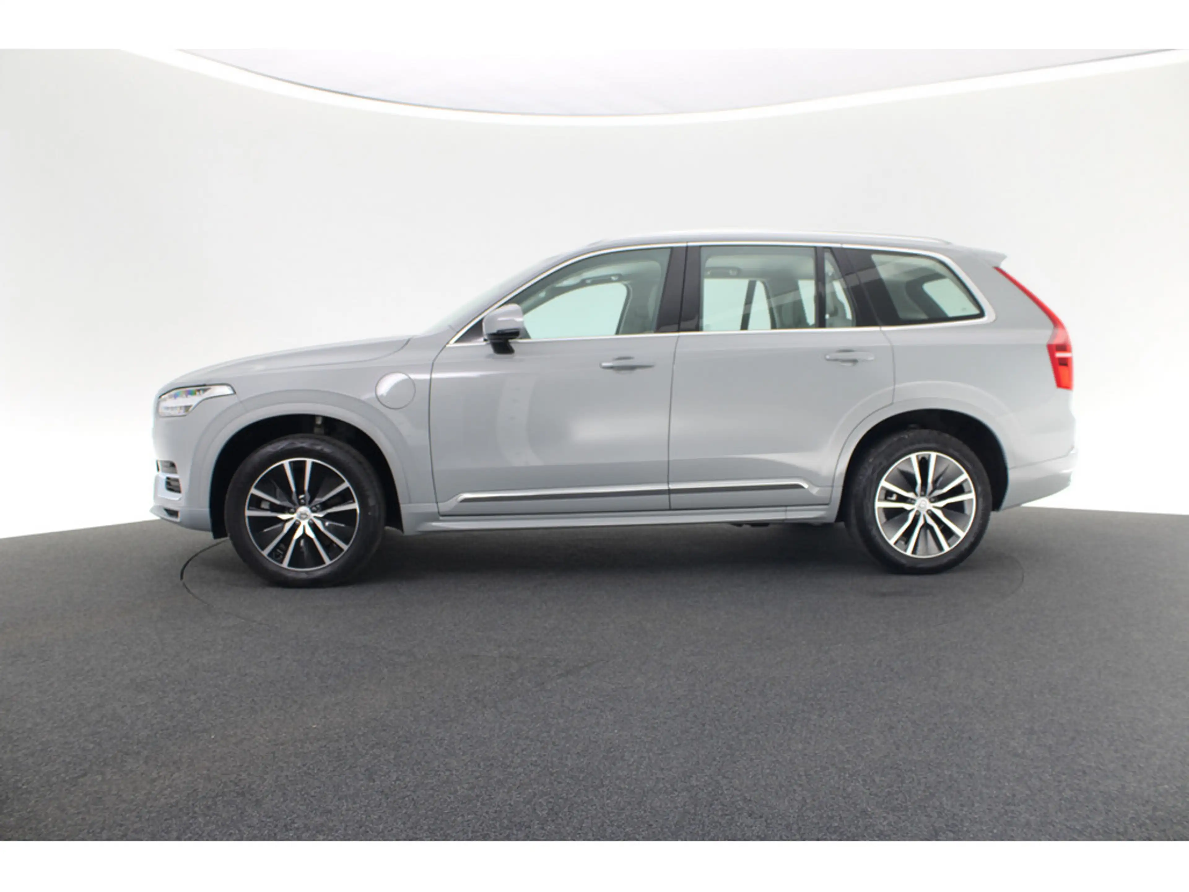 Volvo XC90 Recharge T8 AWD ACC FACEL. STANDHZ LED — photo 2