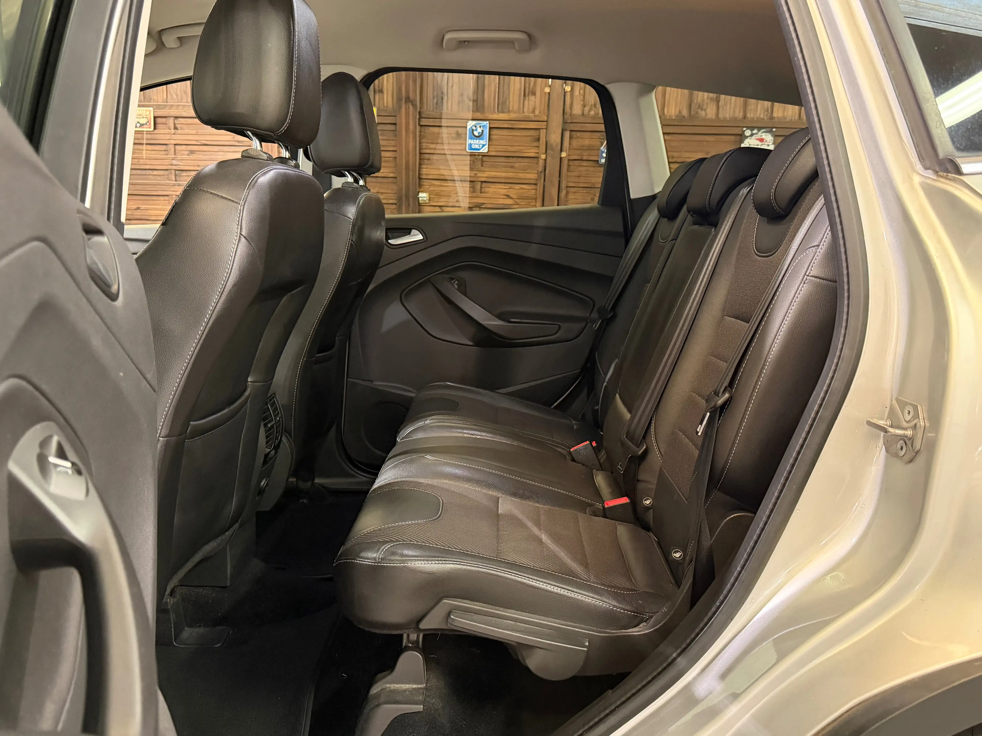 Ford Kuga — photo 9
