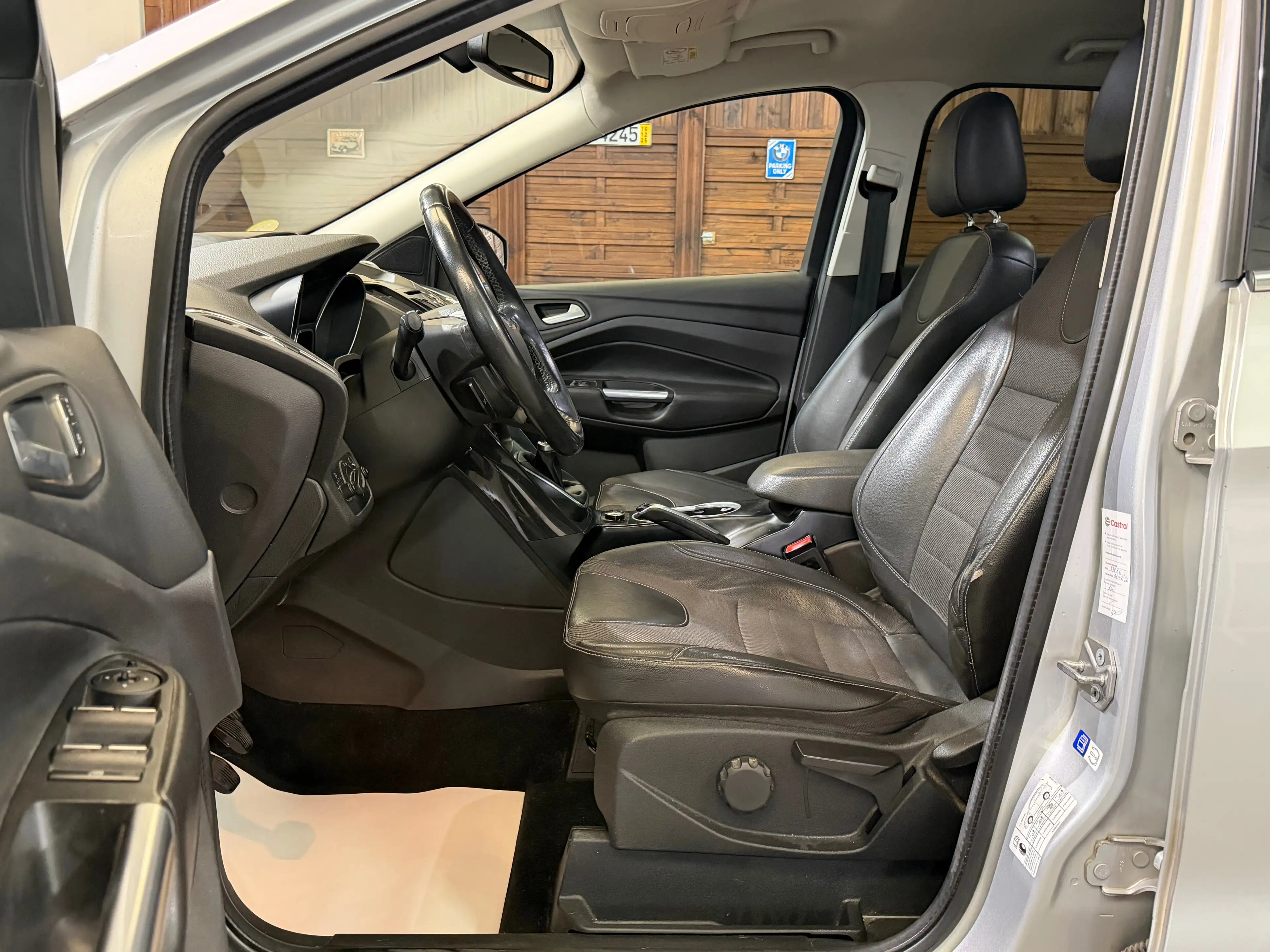 Ford Kuga — photo 8