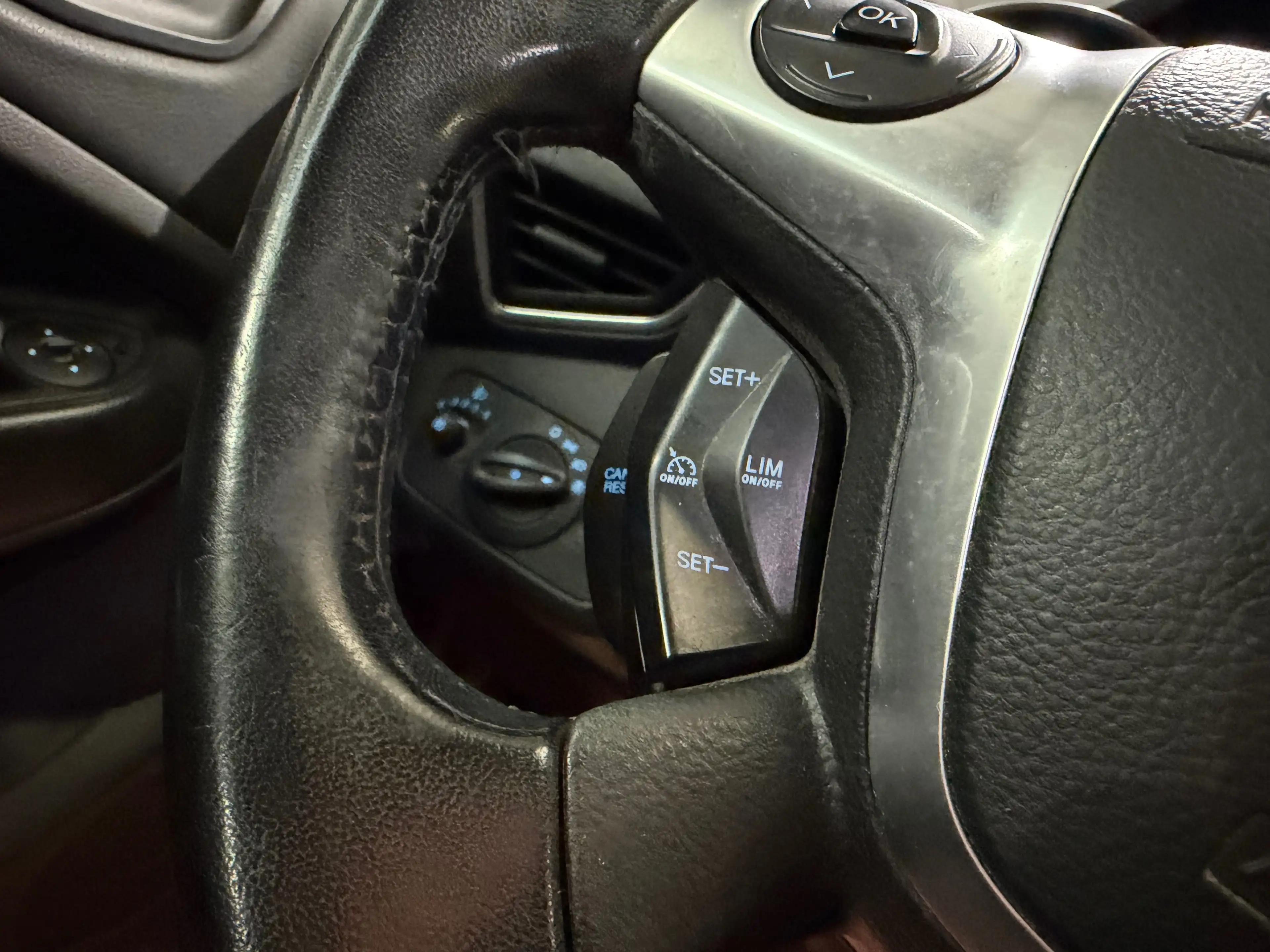 Ford Kuga — photo 14