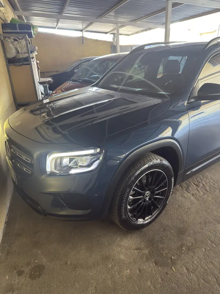 Mercedes-Benz GLB 200