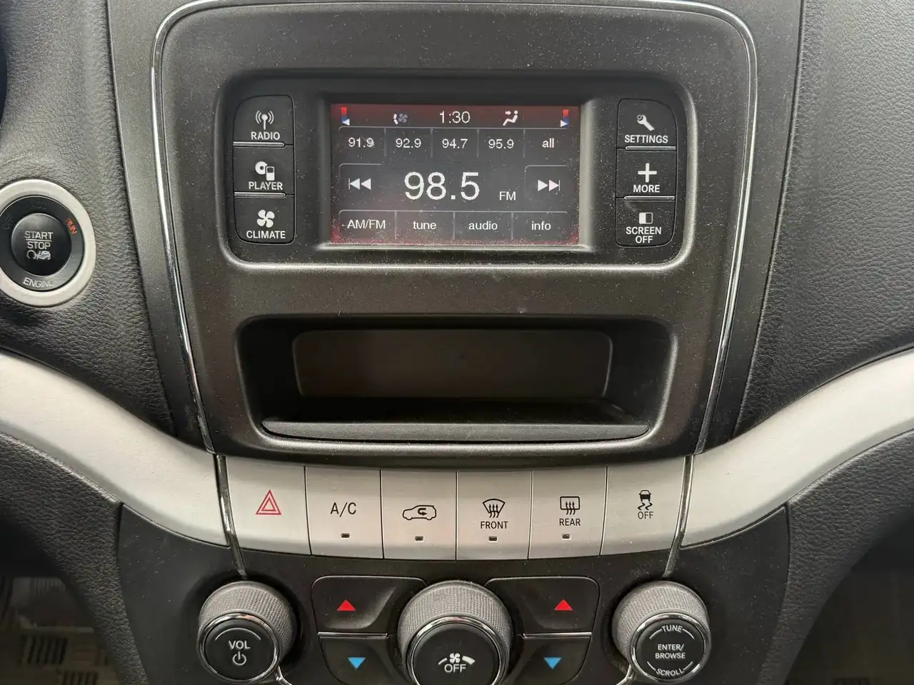 Dodge Journey снимка Dodge Journey
