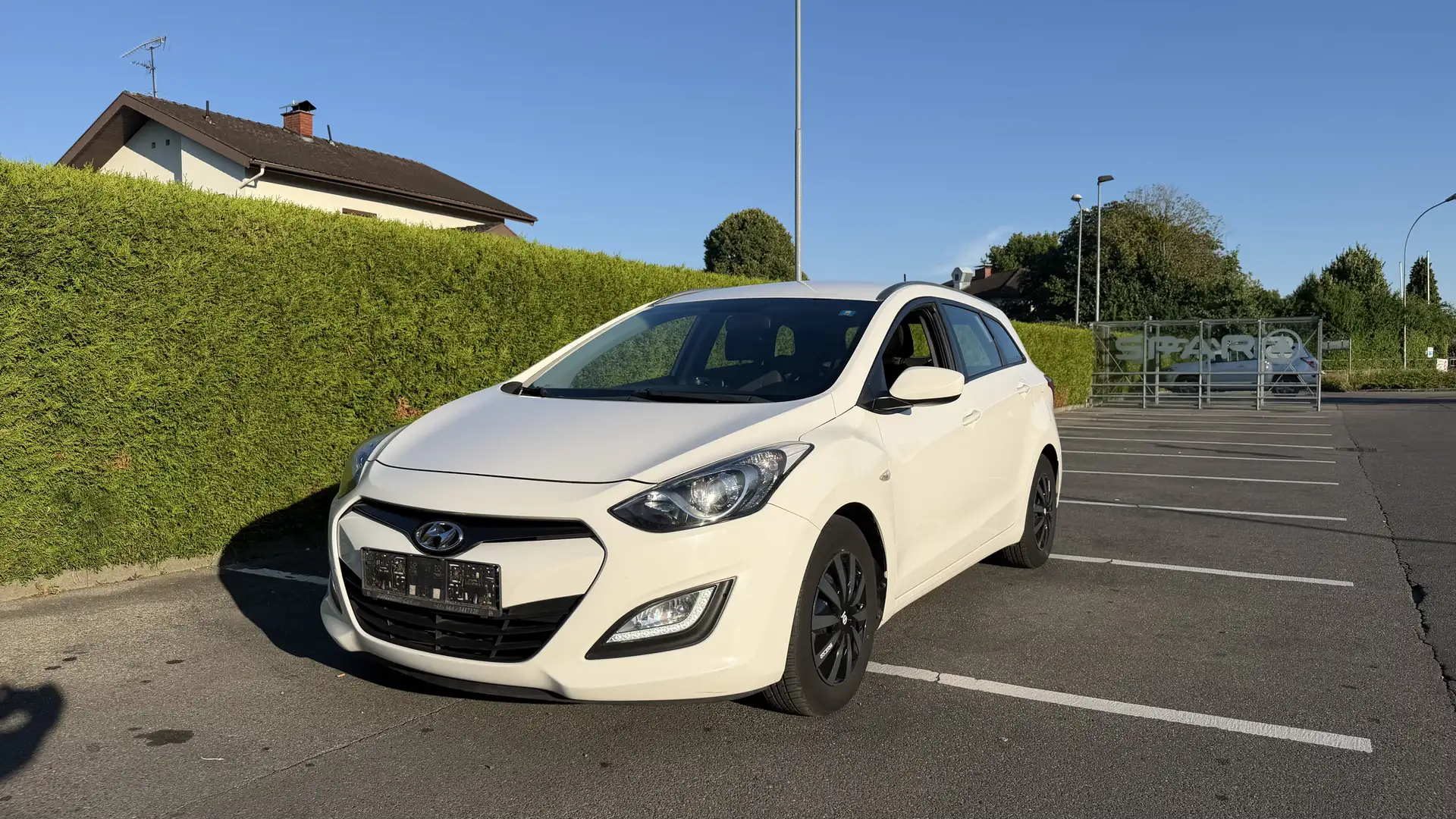 Hyundai i30 CW 1,6 CRDi Europe Plus Aut. DPF - 1