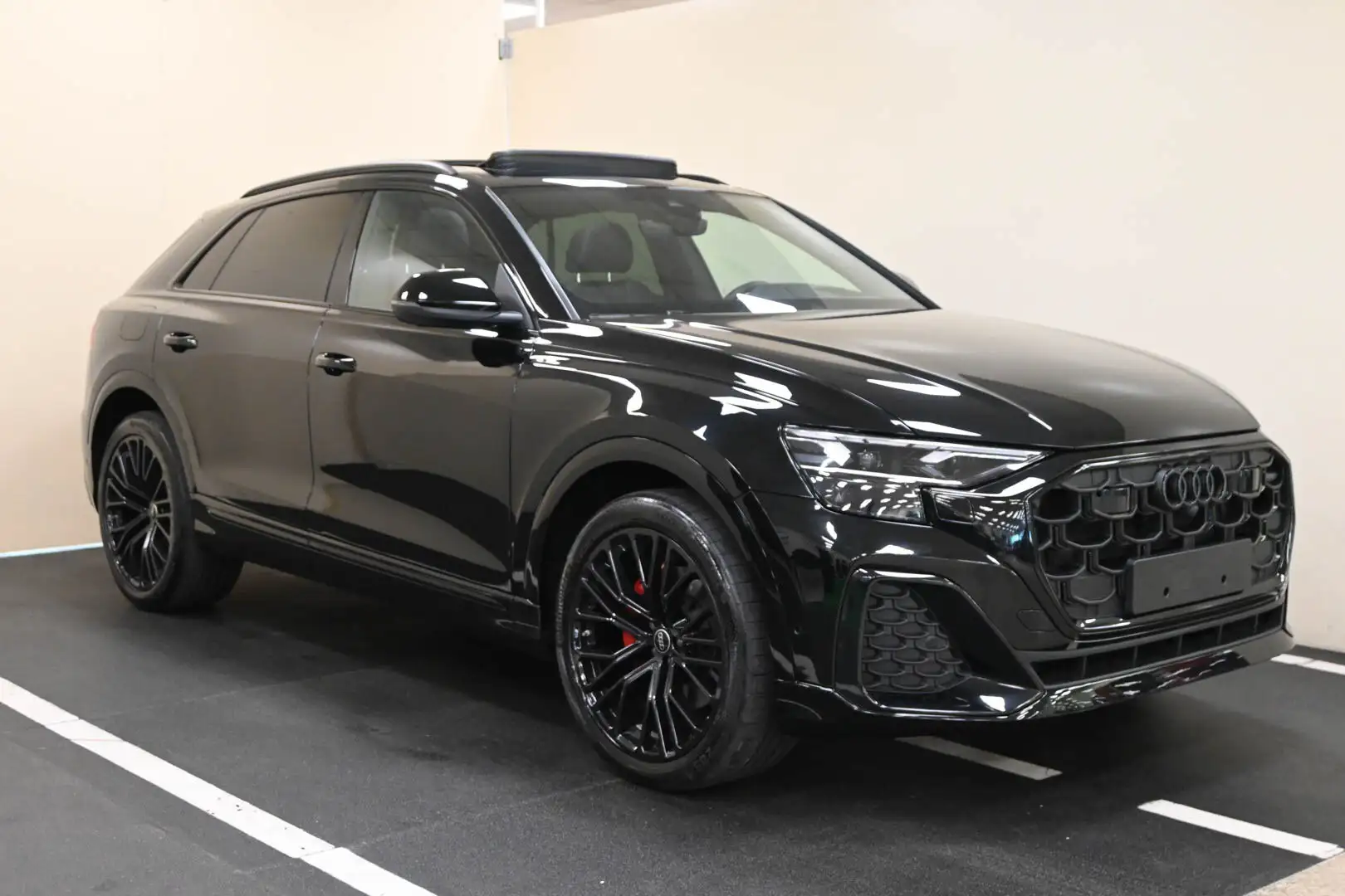 Audi Q8 Q8 50 Mhev s-line black line Zwart - 1