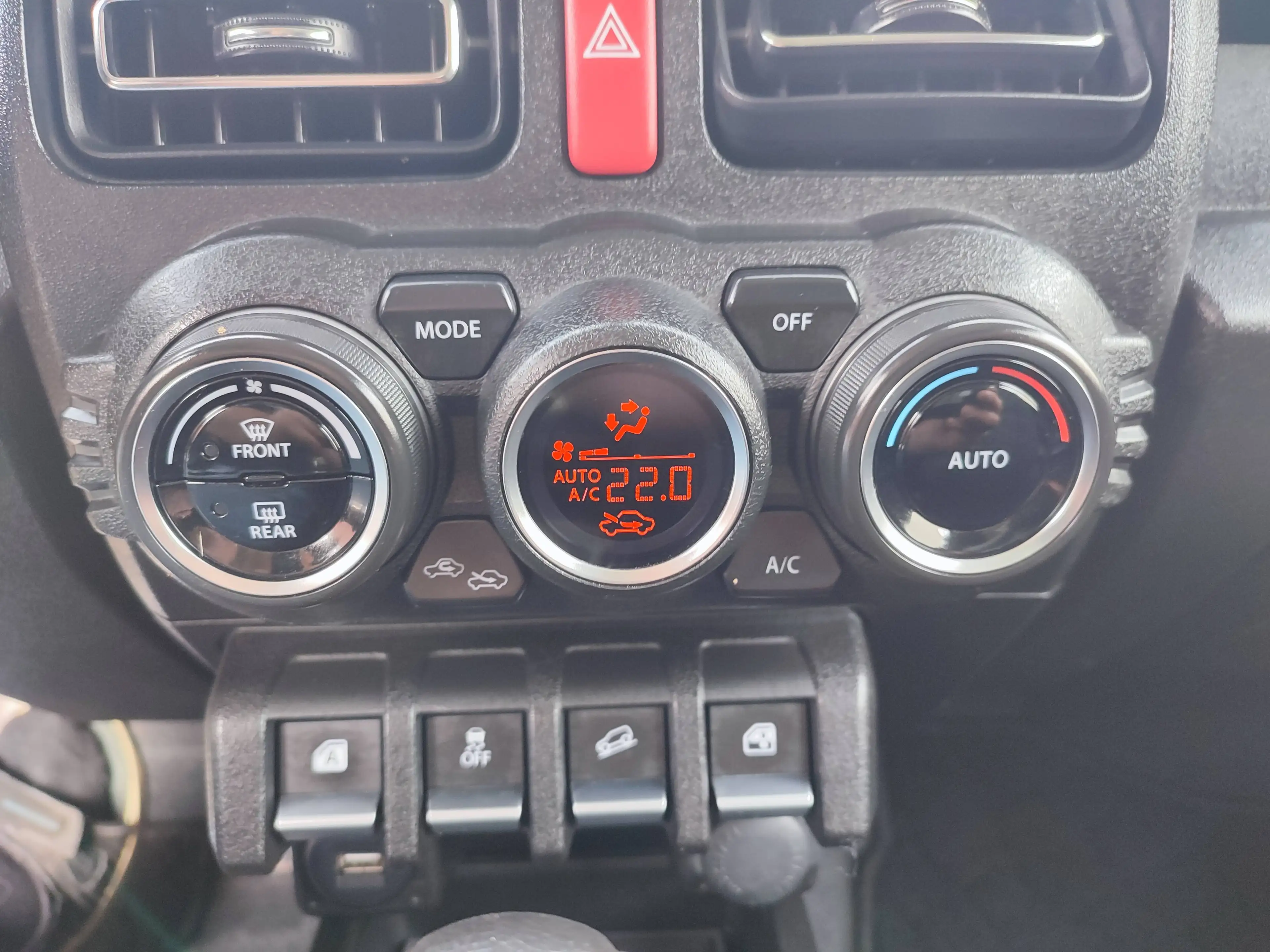Suzuki Jimny Jimny 1.5 ALLGRIP Automatik Comfort+ Navi+Cam — photo 9