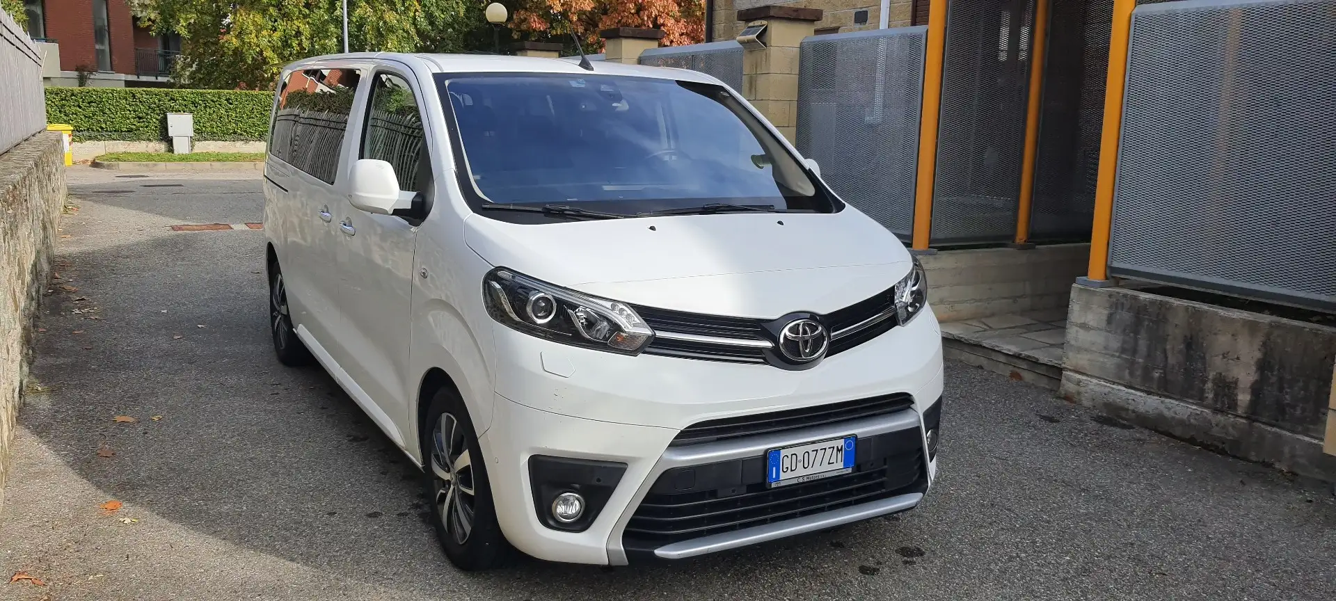 Toyota Proace Luxury Bianco - 2