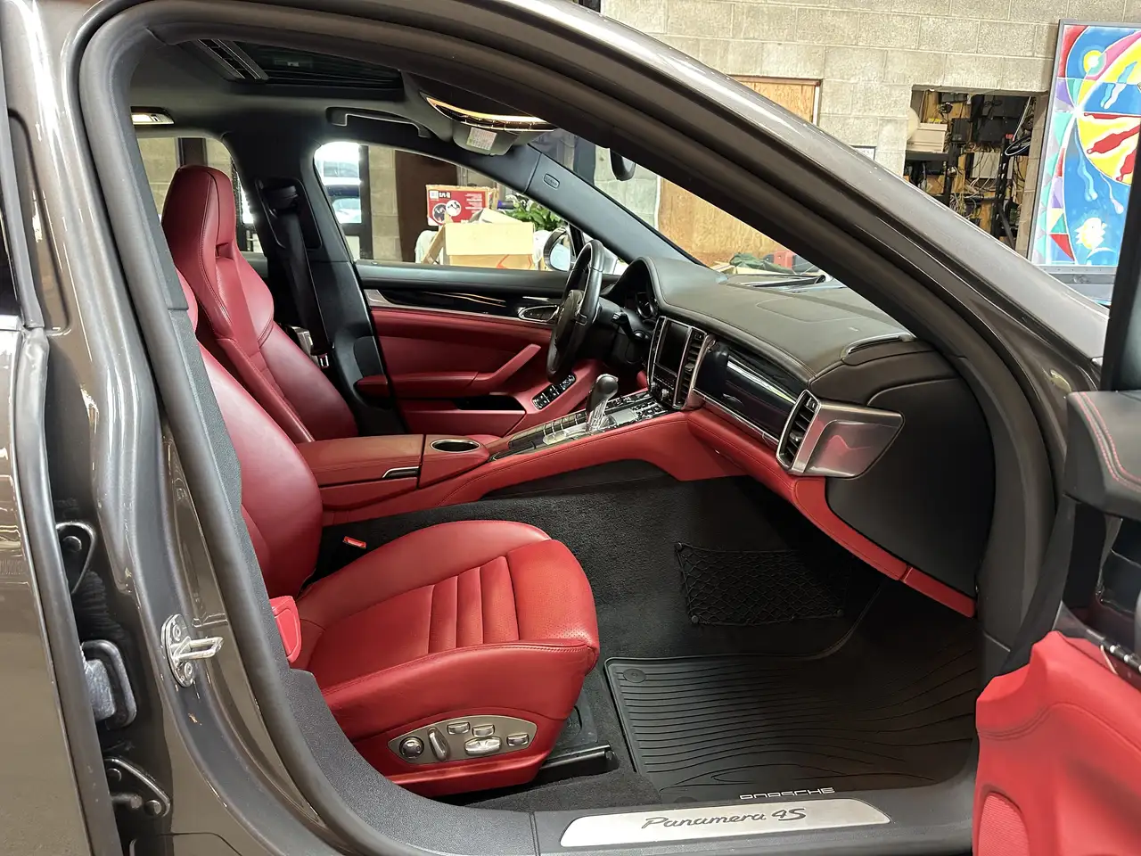 Porsche Panamera снимка Porsche Panamera