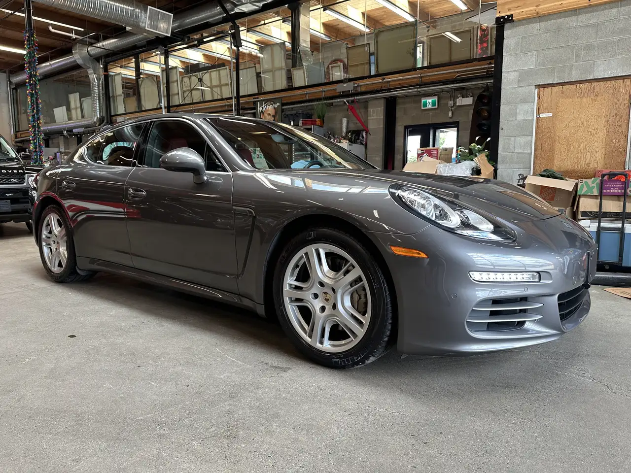 Porsche Panamera снимка Porsche Panamera