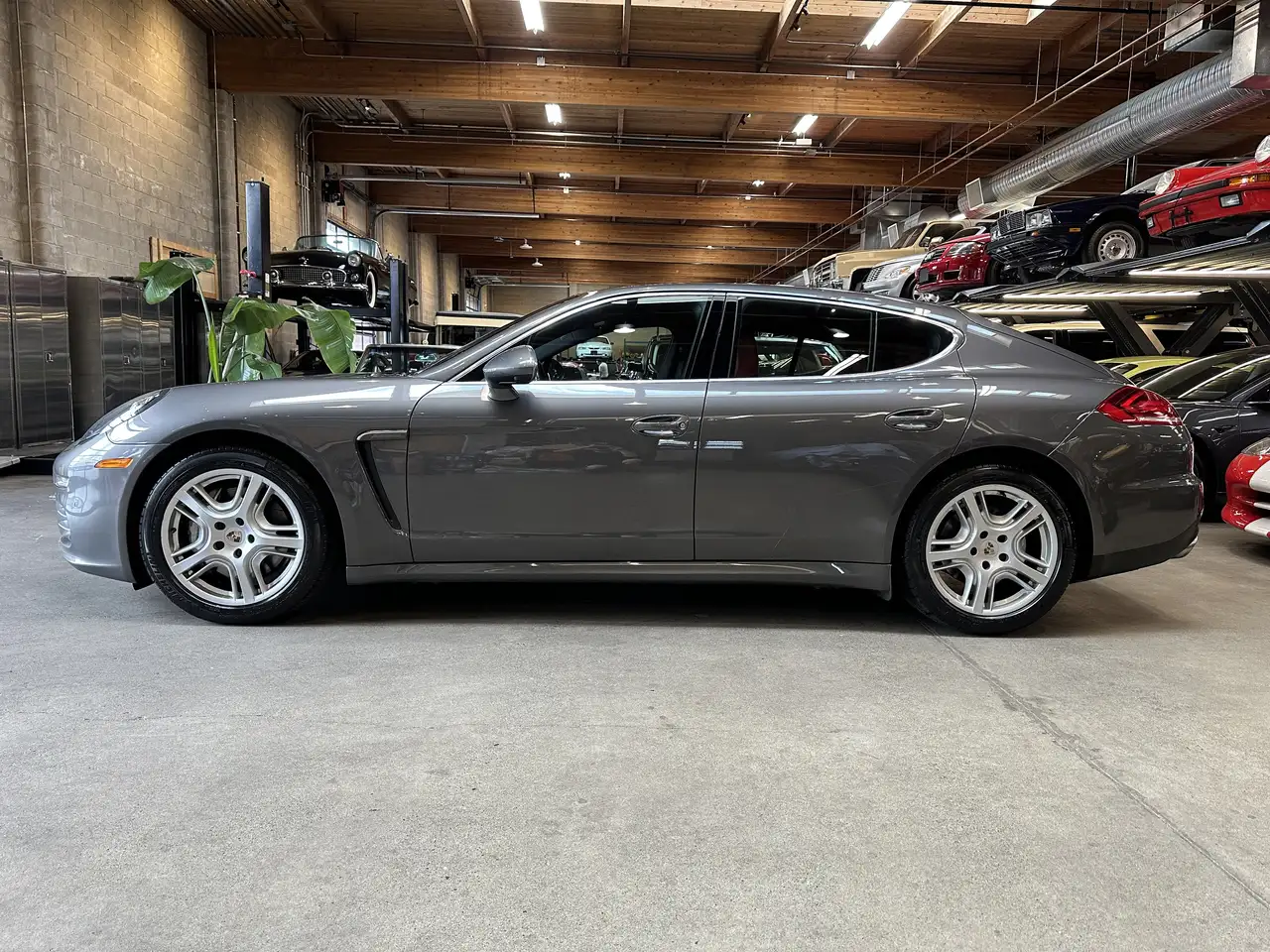 Porsche Panamera снимка Porsche Panamera