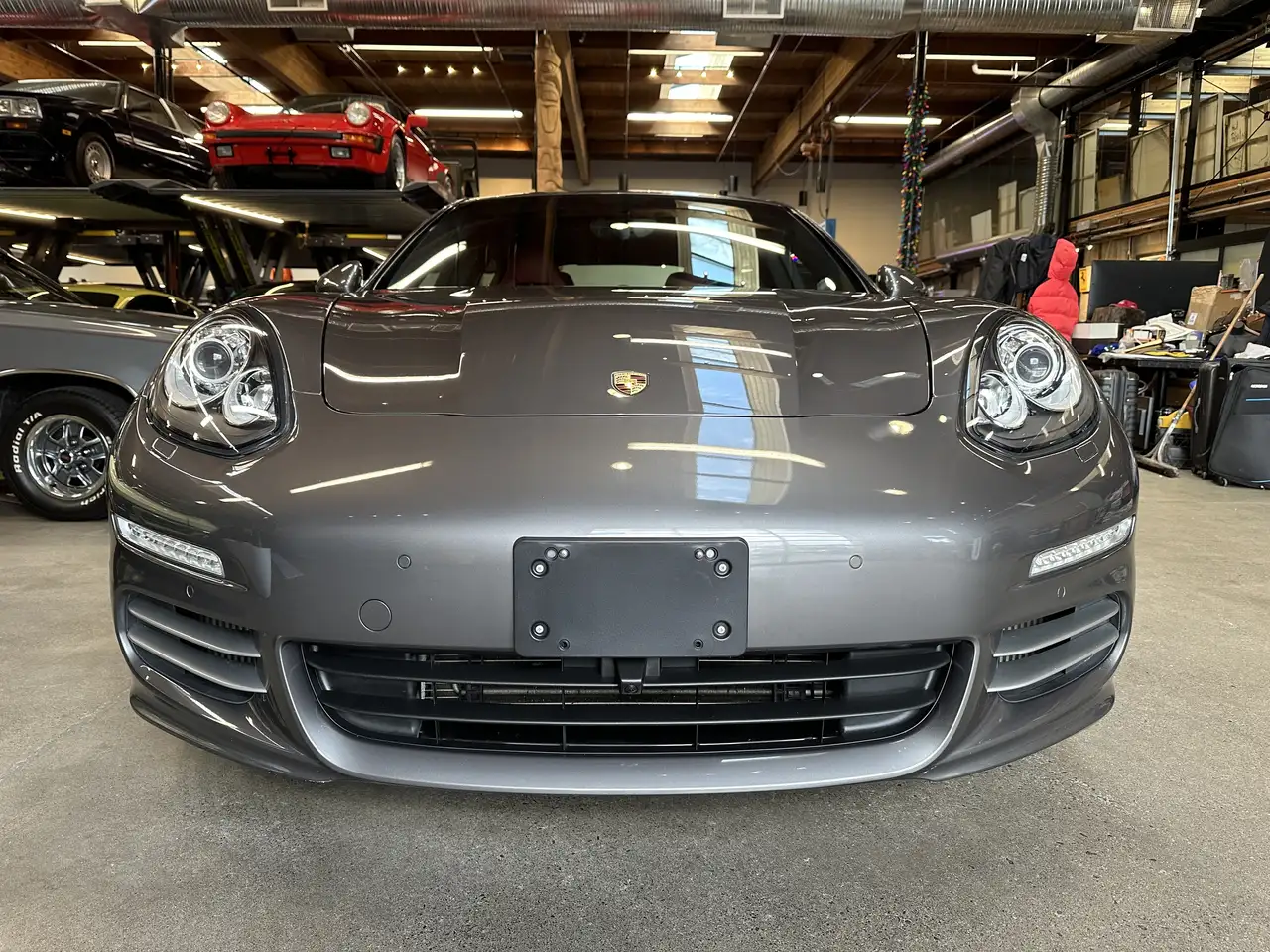 Porsche Panamera снимка Porsche Panamera