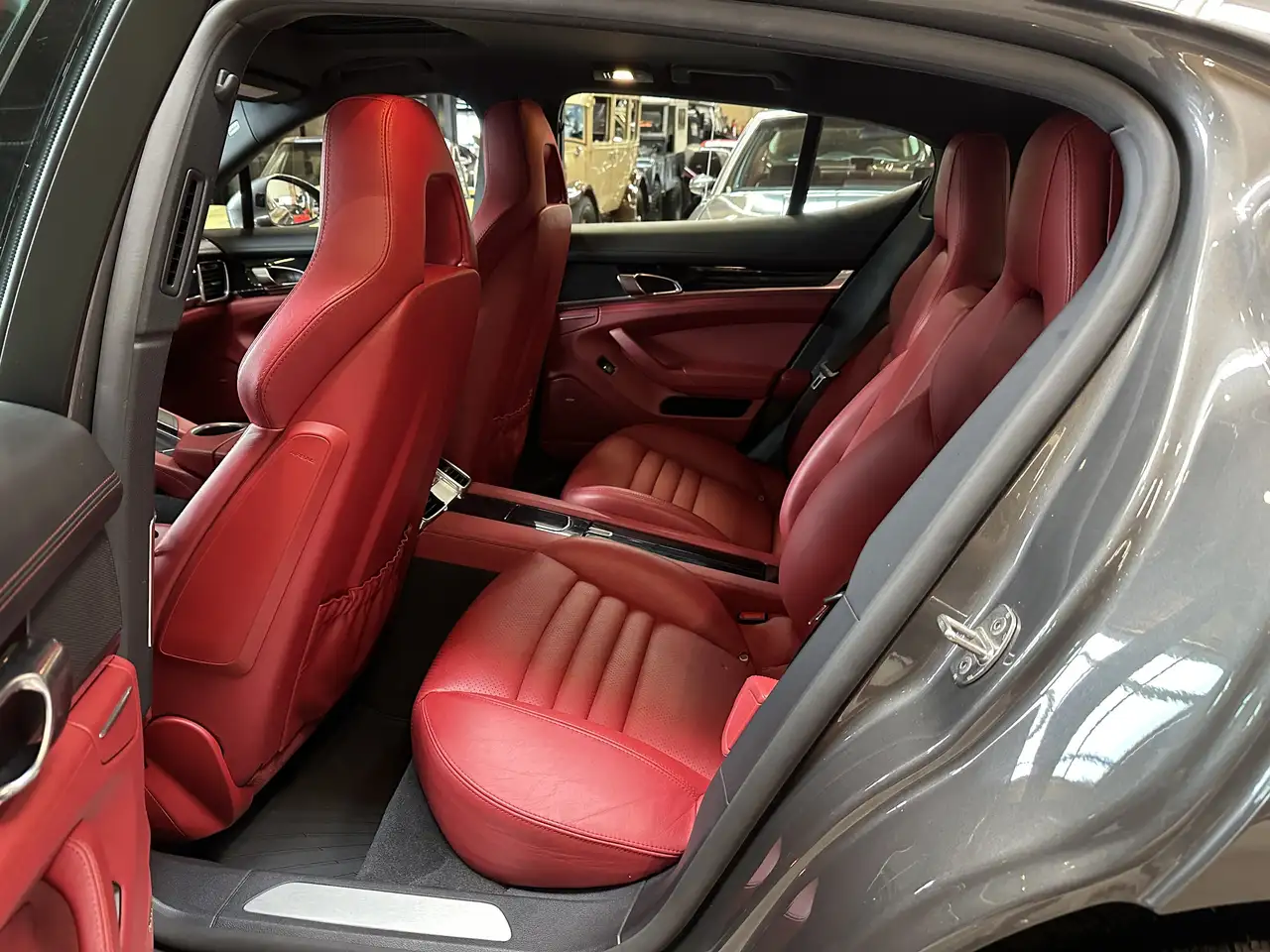 Porsche Panamera снимка Porsche Panamera