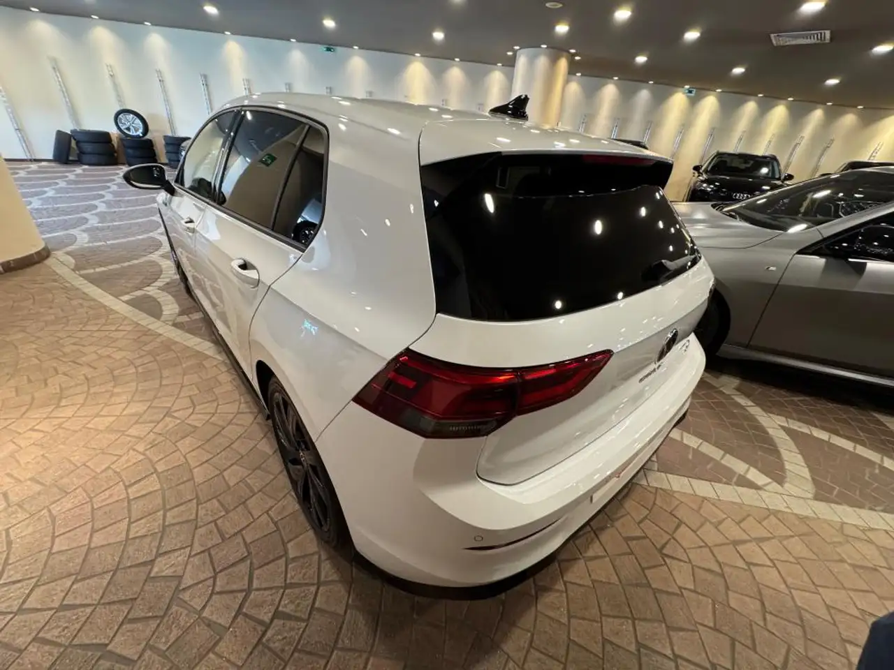 Volkswagen Golf 1.5 eTSI EVO ACT 96kW R-Line DSG 4