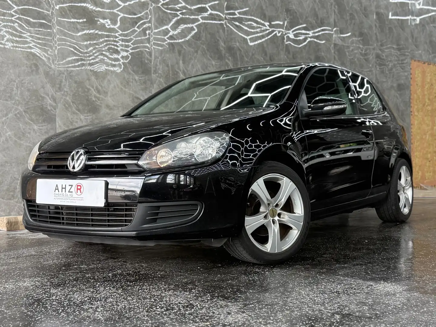 Volkswagen Golf Trendline Schwarz - 1
