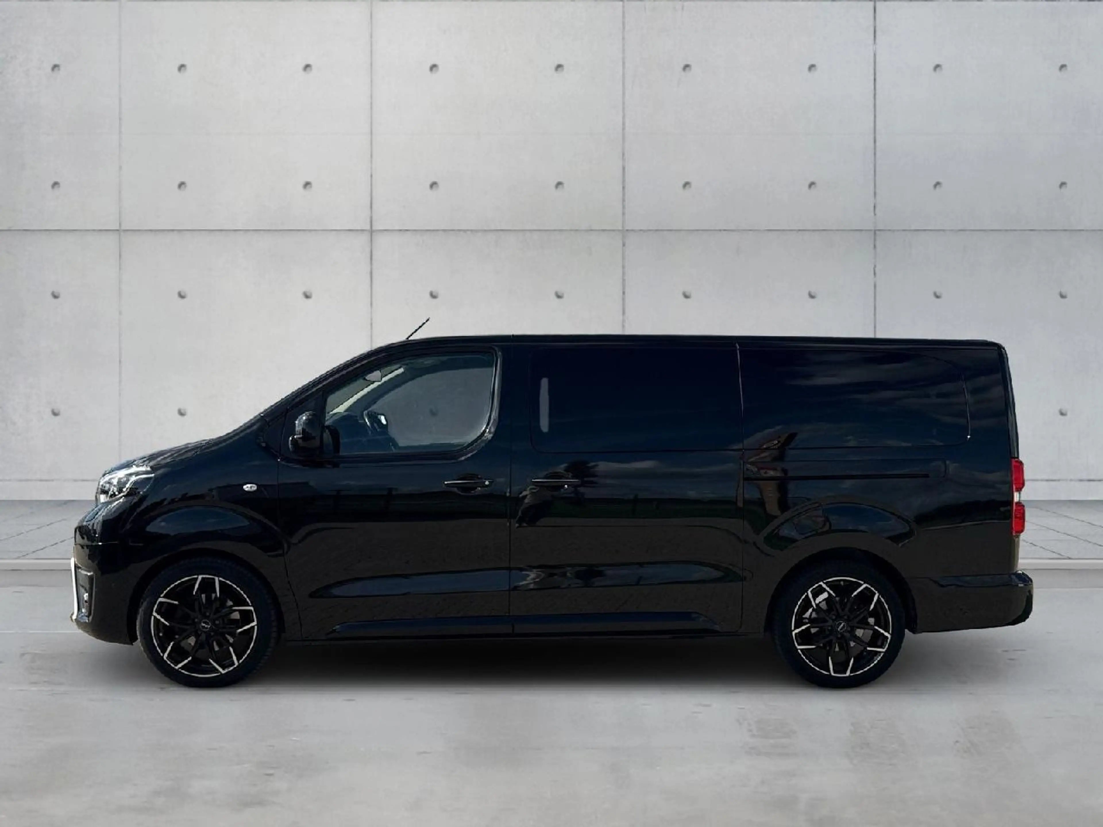 Toyota Proace L2 Executive — photo 3