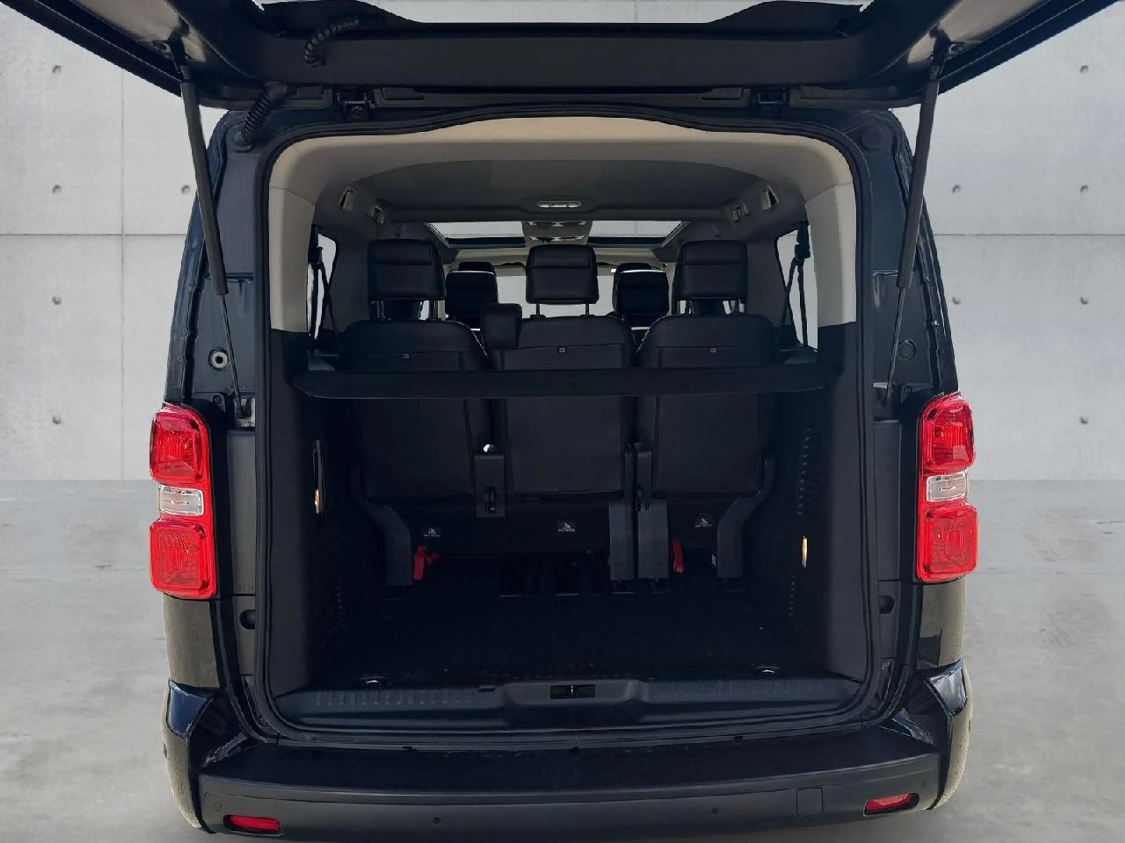 Toyota Proace L2 Executive — photo 7