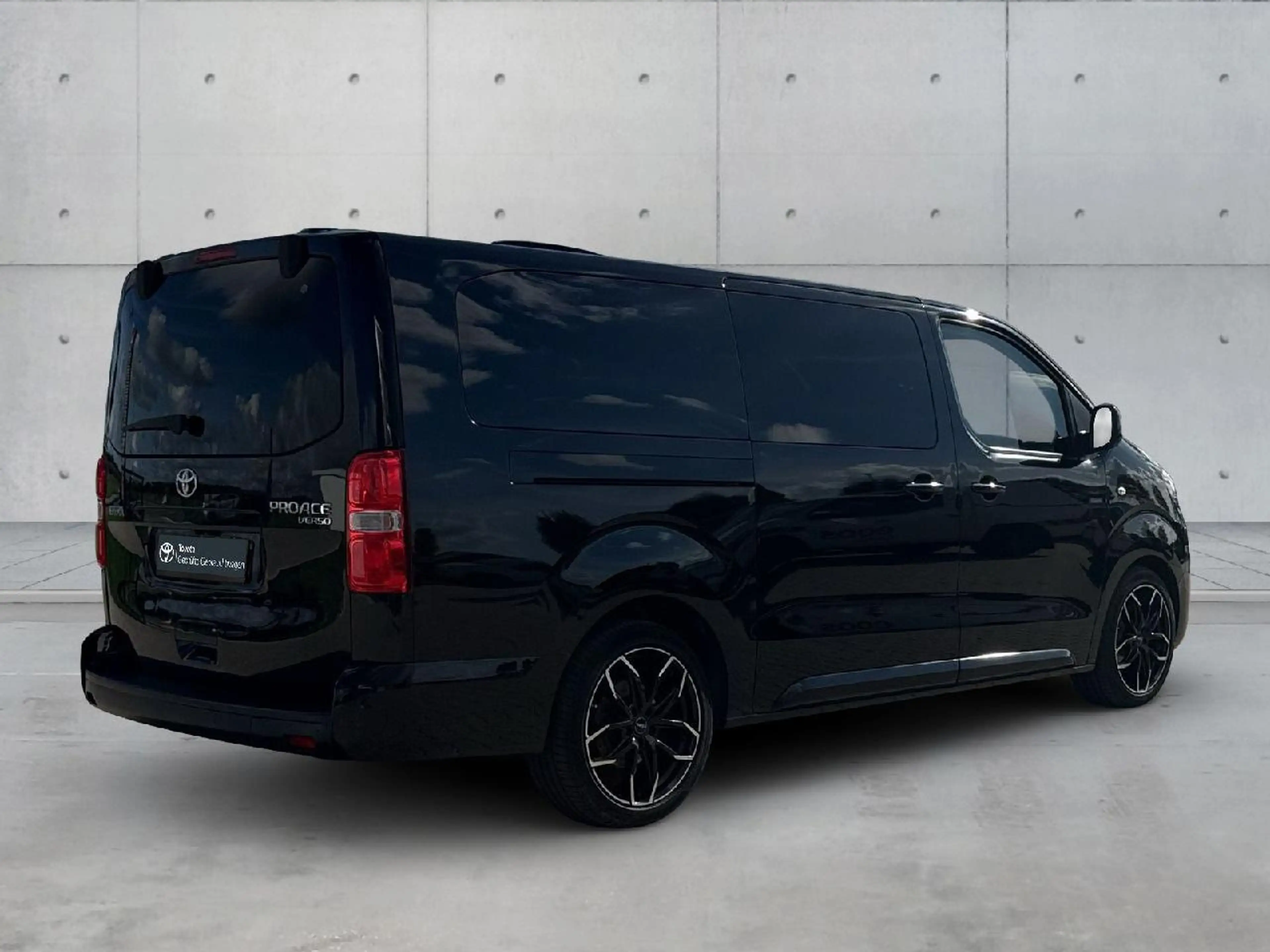 Toyota Proace L2 Executive — photo 2