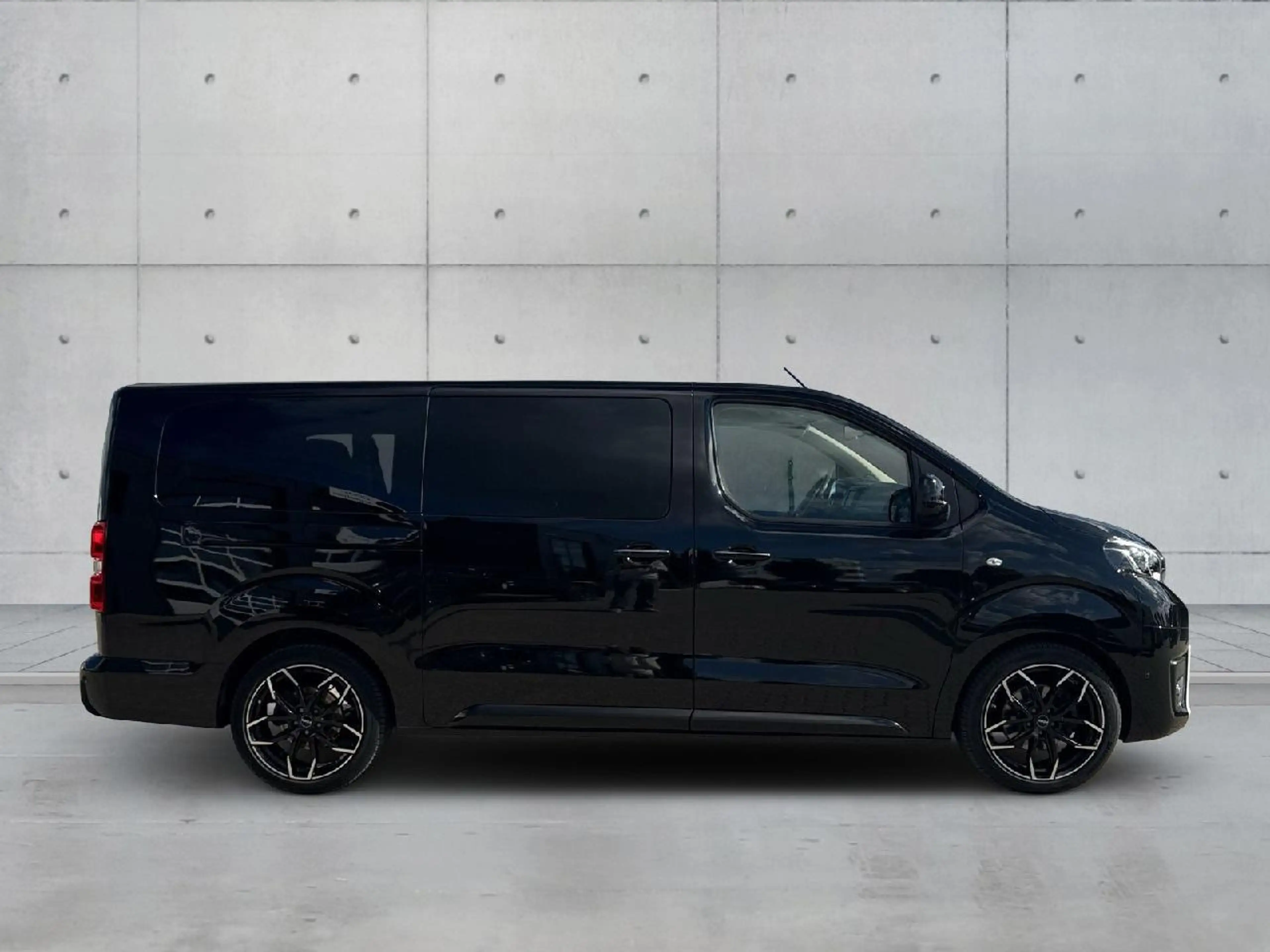 Toyota Proace L2 Executive — photo 4