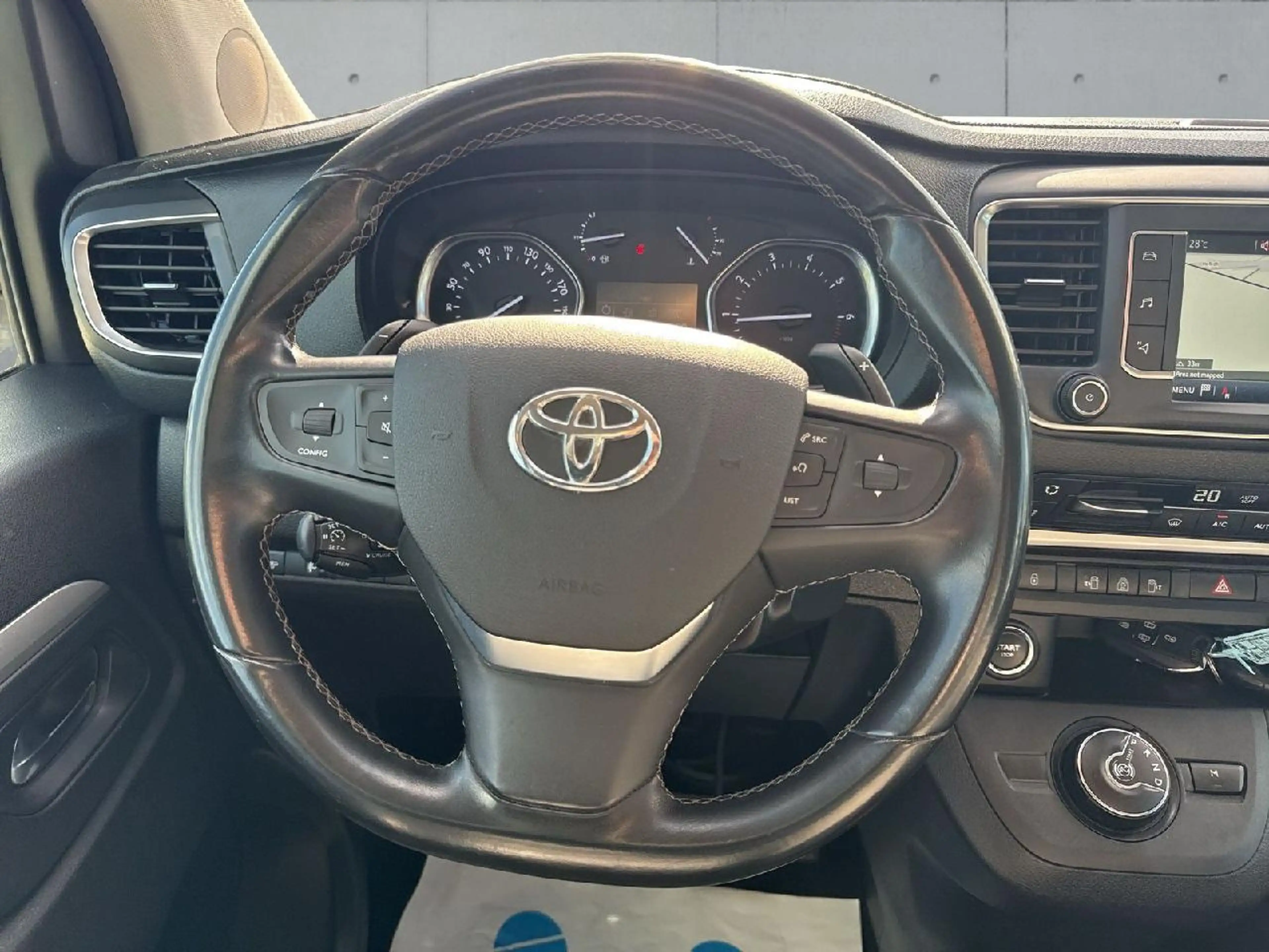 Toyota Proace L2 Executive — photo 13