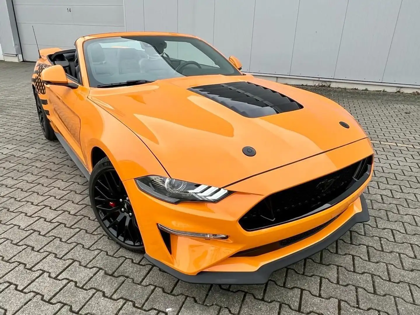 Ford Mustang GT Cabrio EU Modell COC Performance LED Orange - 1