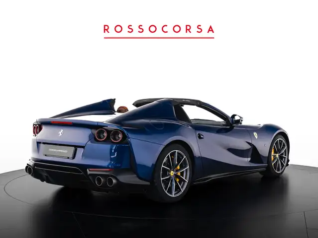 Ferrari 812 view 5