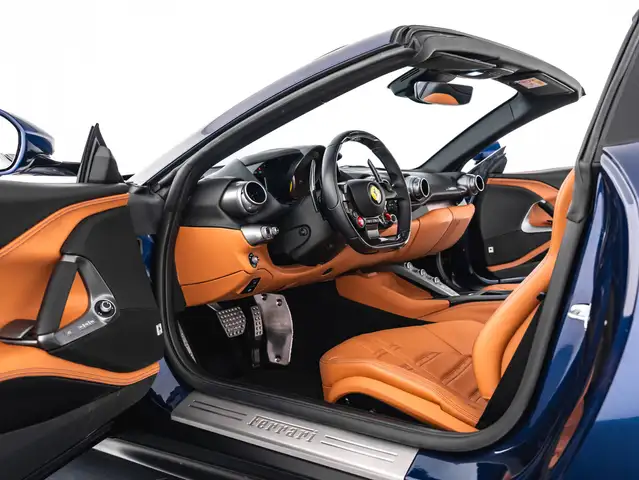 Ferrari 812 view 8