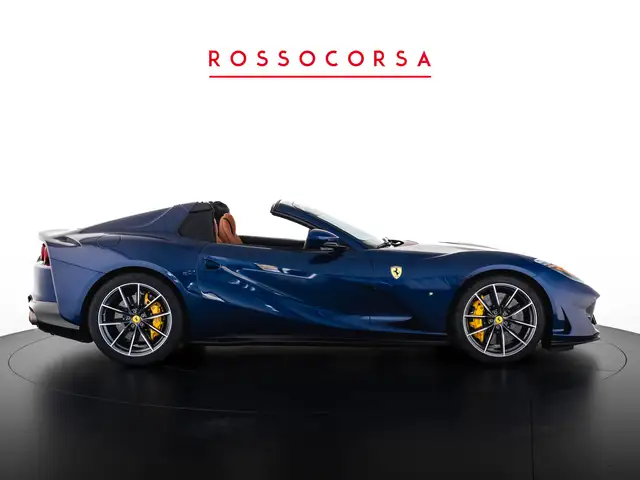 Ferrari 812 view 4