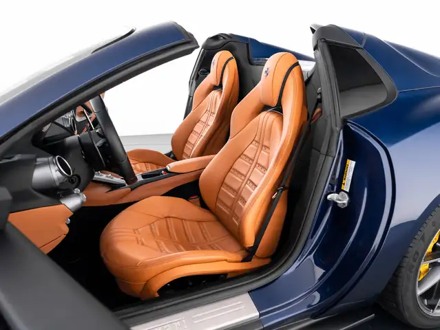 Ferrari 812 view 12