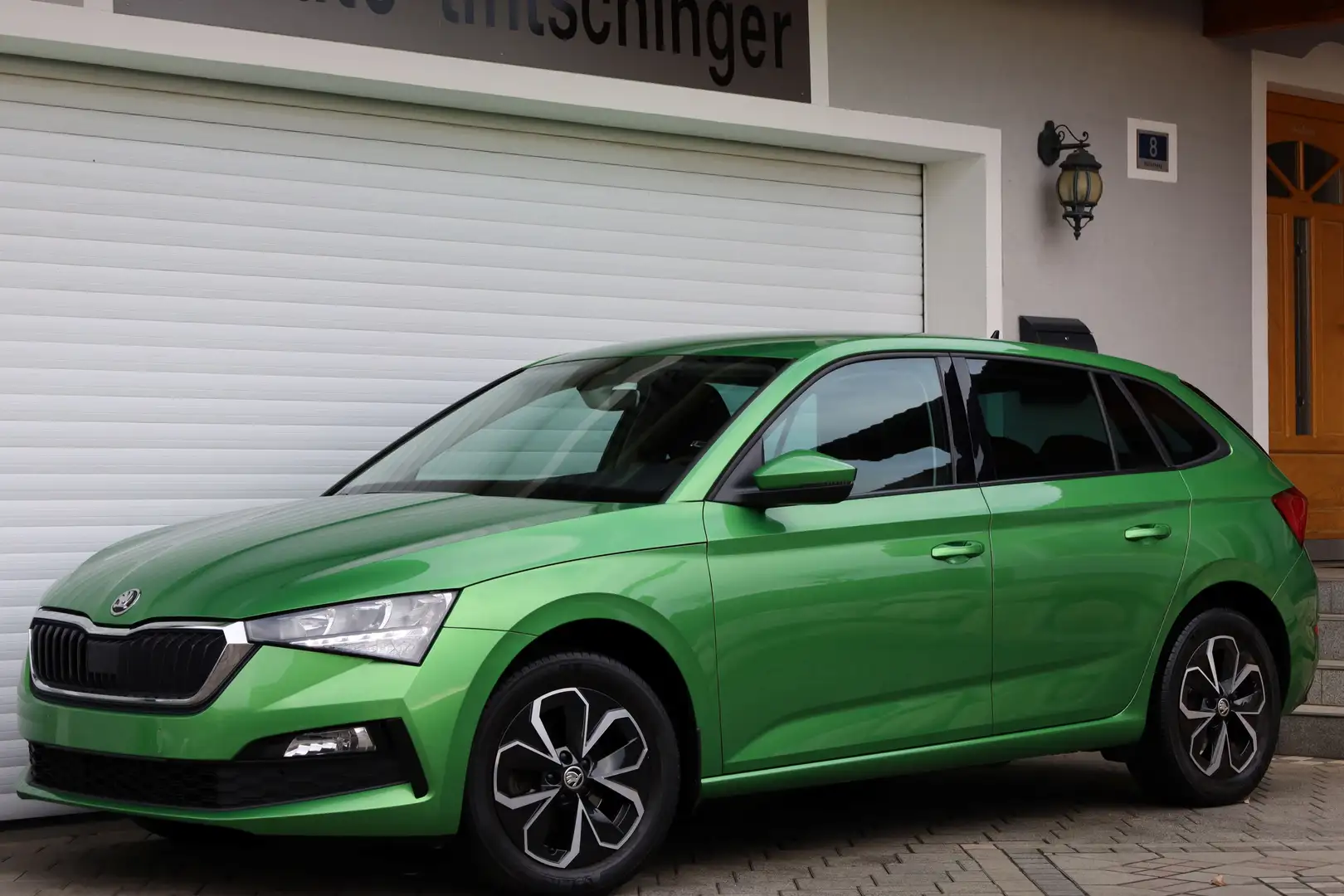 Skoda Scala 1,0 TSI Style*AHK-LED-DAB-APP-TEMPOMAT-SPORTSITZE* Grün - 1