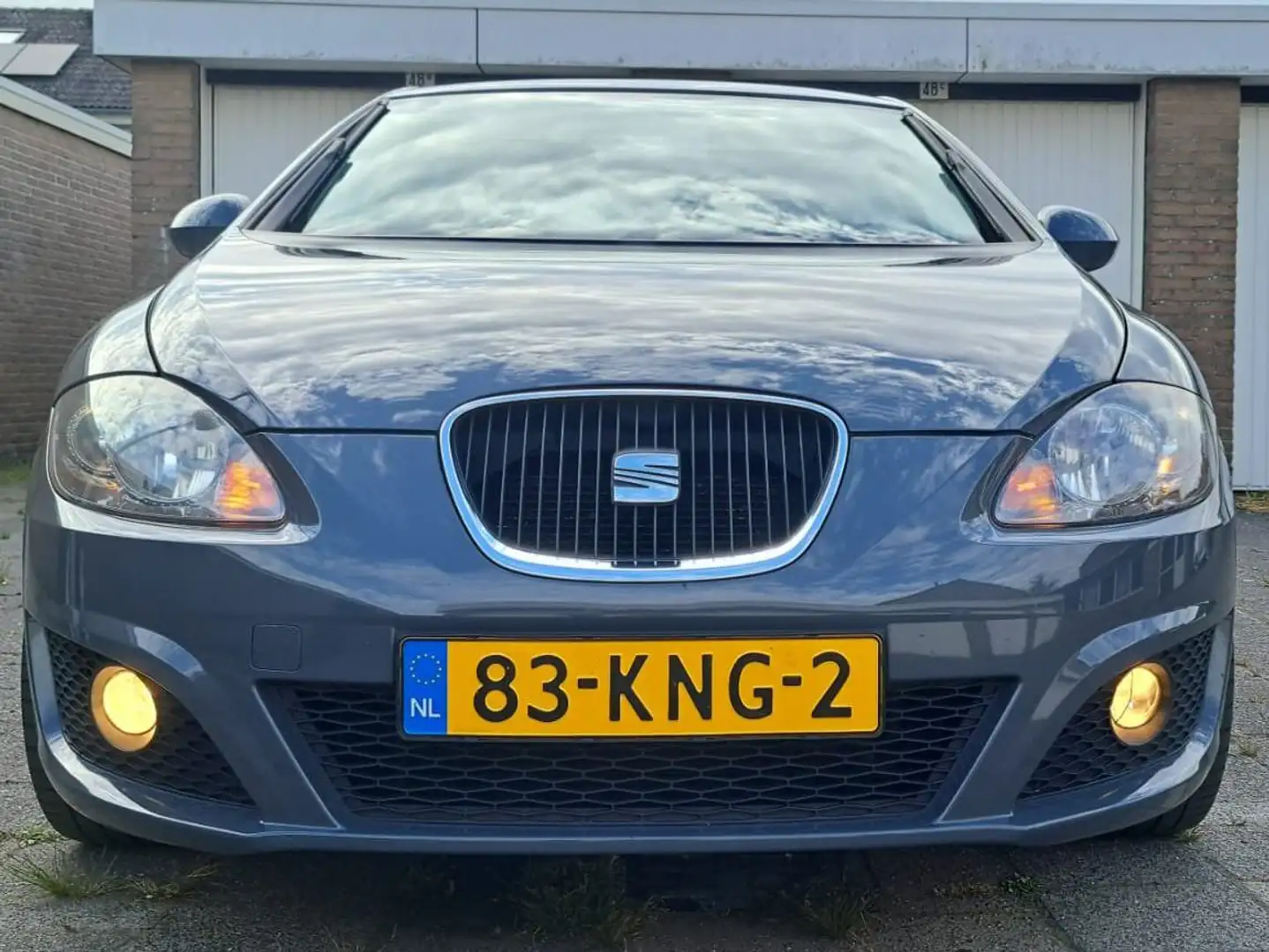 SEAT Leon Leon 1.4 TSI Businessline Grijs - 1