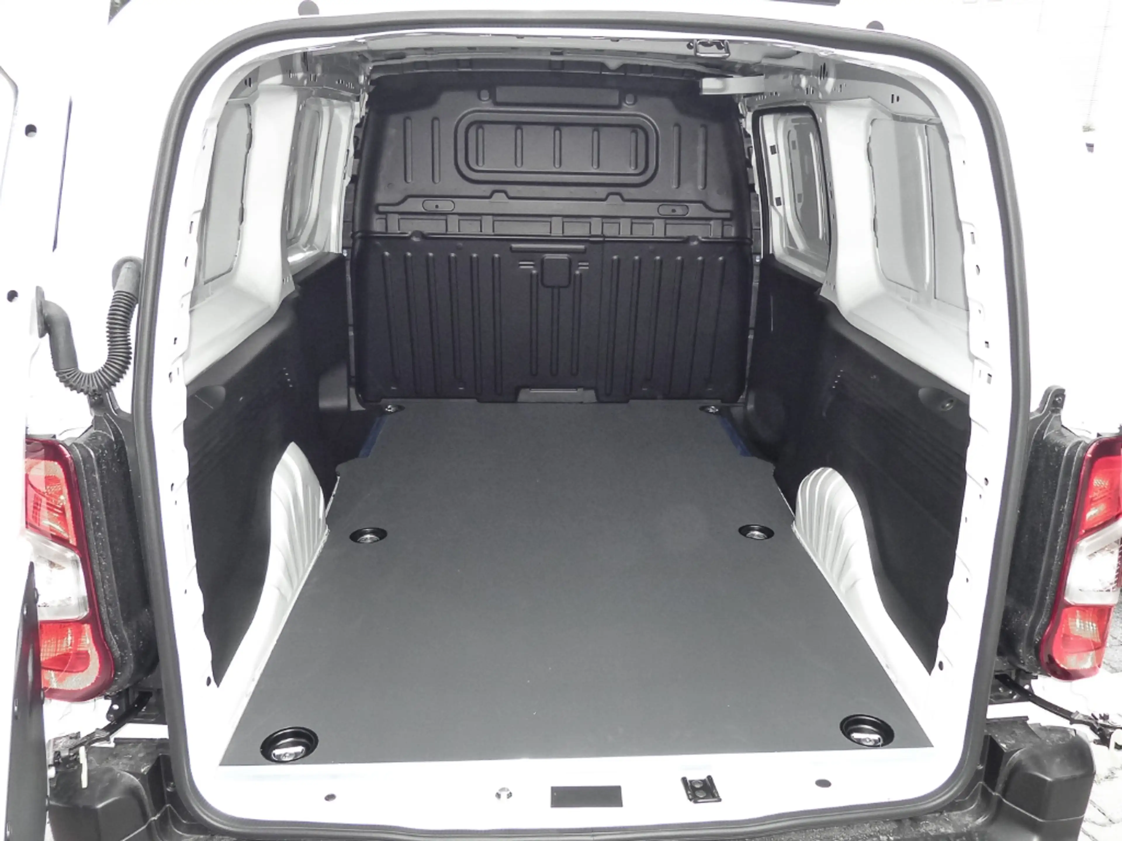 Fiat Doblo Kastenwagen XL 1.5 Diesel 96 kW — photo 14