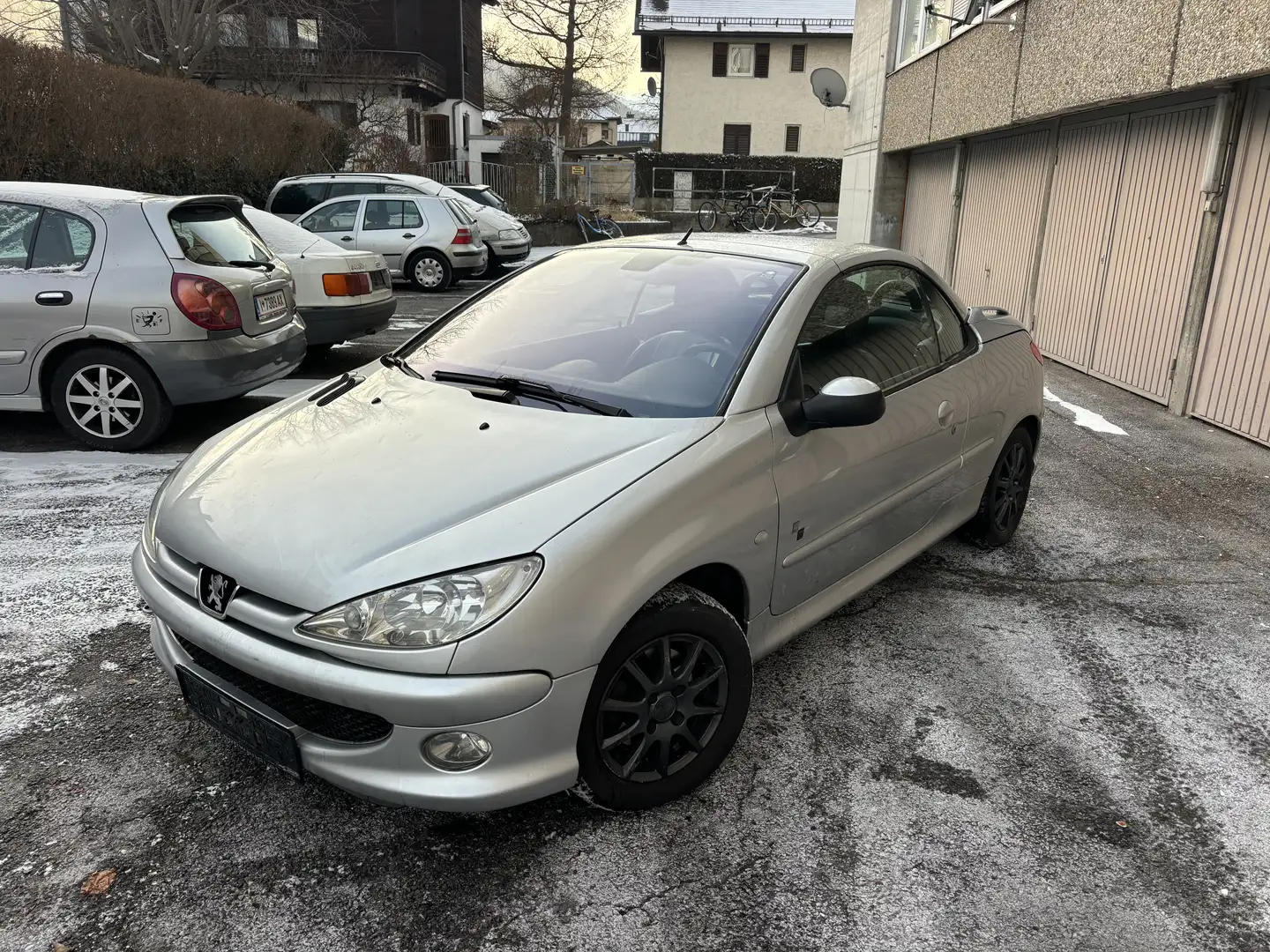 Peugeot 206 CC Black & Silver Edition 1,6 16V Pickel 07.2026+4 - 2