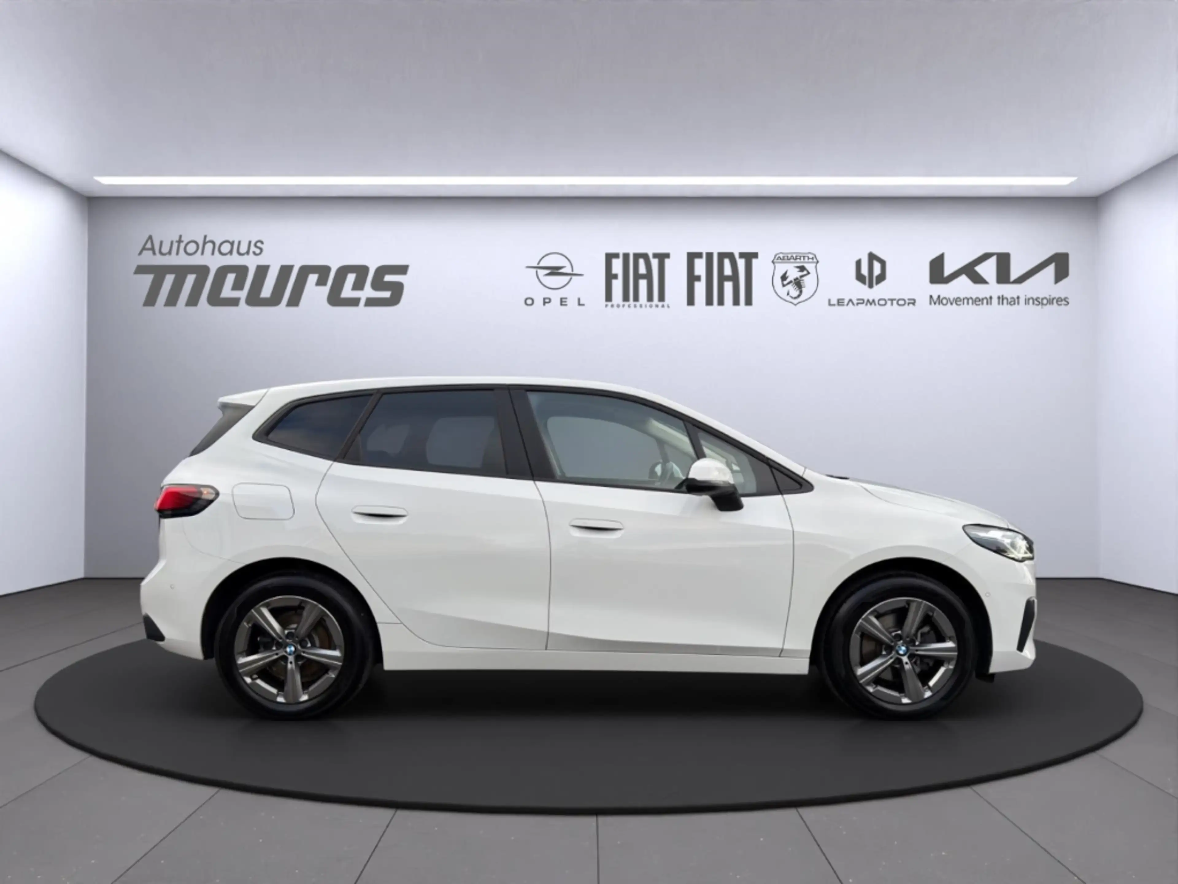 BMW 216 Active Tourer i DCT Navi WLAN El. Heckklappe Auspa — photo 5