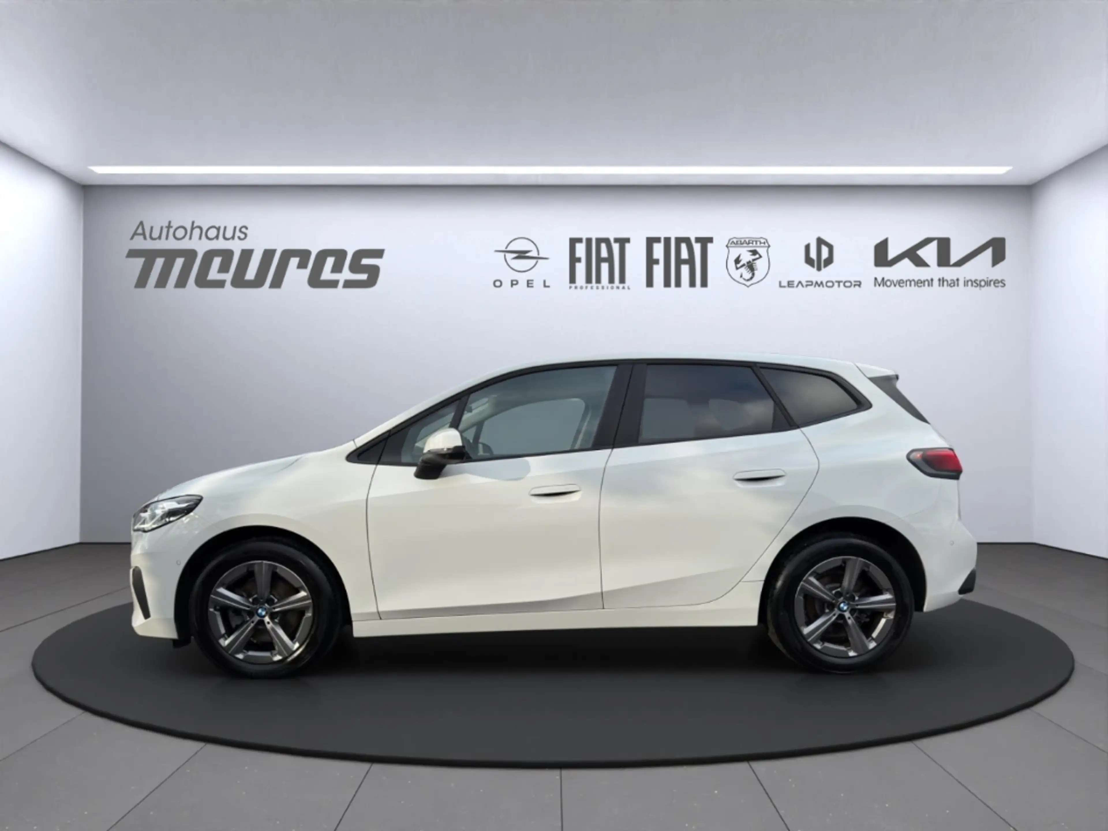 BMW 216 Active Tourer i DCT Navi WLAN El. Heckklappe Auspa — photo 2