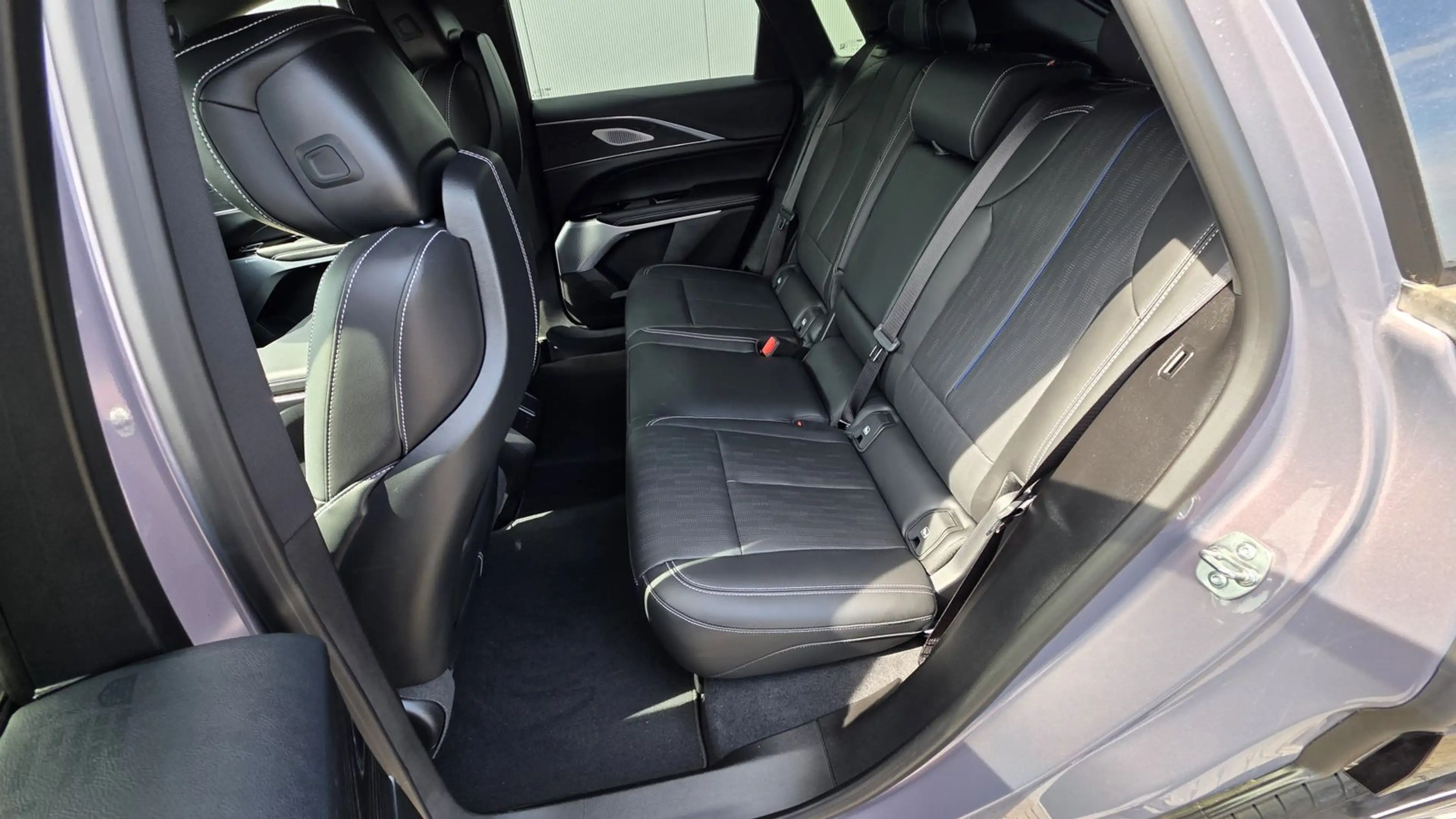 Cadillac Lyriq Sport 600e AWD — photo 9