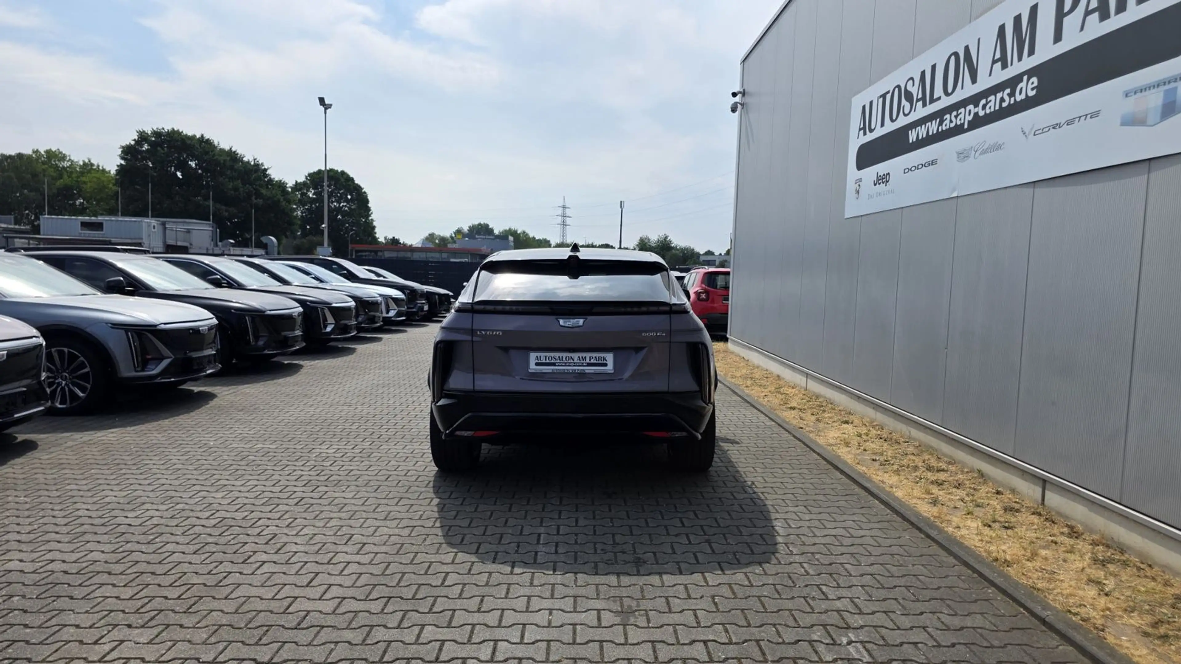 Cadillac Lyriq Sport 600e AWD — photo 2