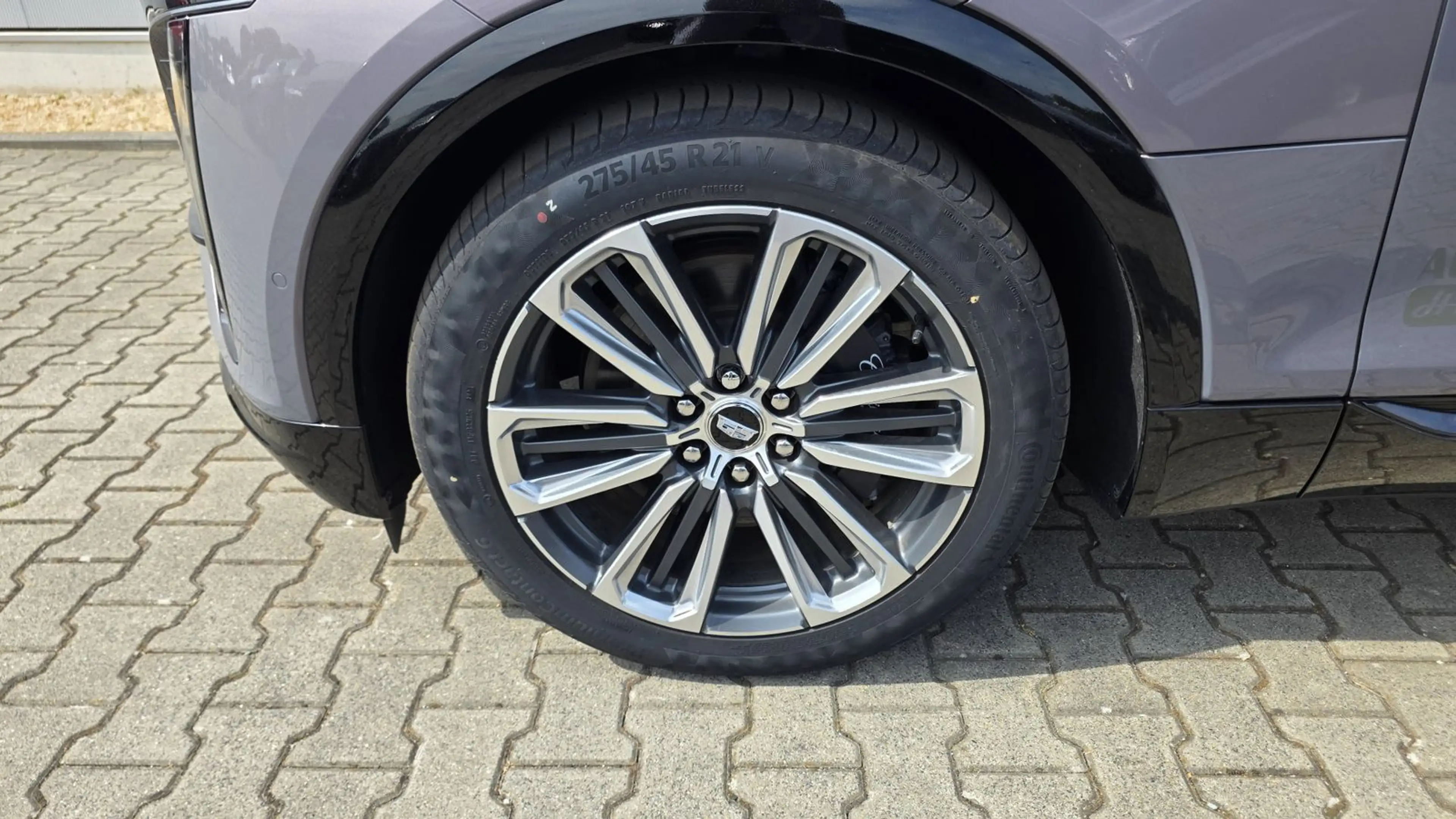 Cadillac Lyriq Sport 600e AWD — photo 7