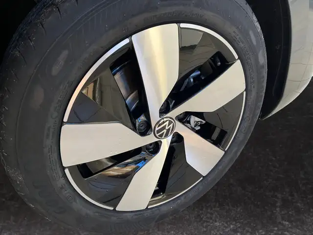 Volkswagen Passat view 15