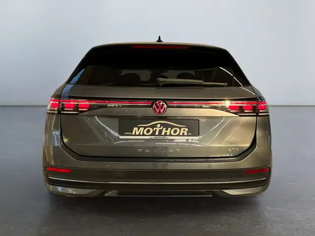 Volkswagen Passat view 5