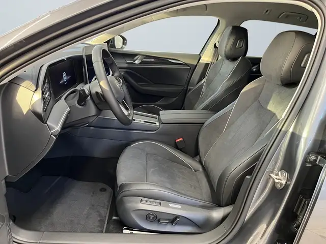 Volkswagen Passat view 7